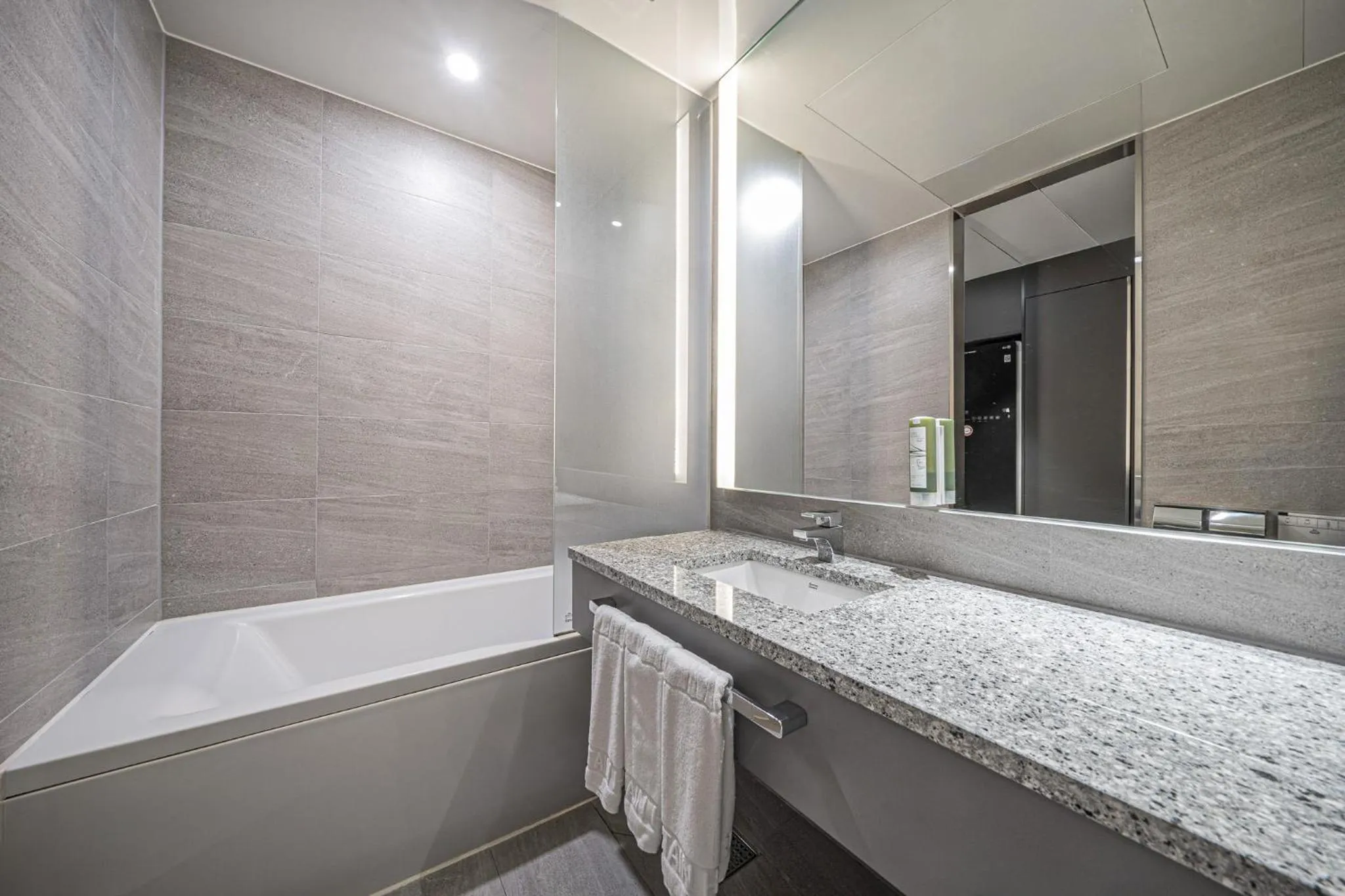 Shower in Rivertain Hotel Gyeongju