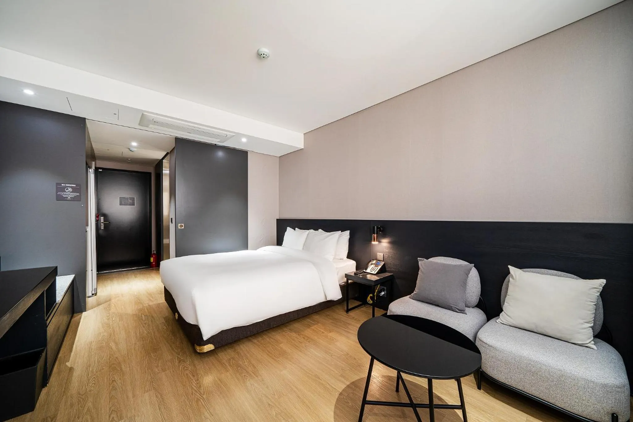 Bed in Rivertain Hotel Gyeongju