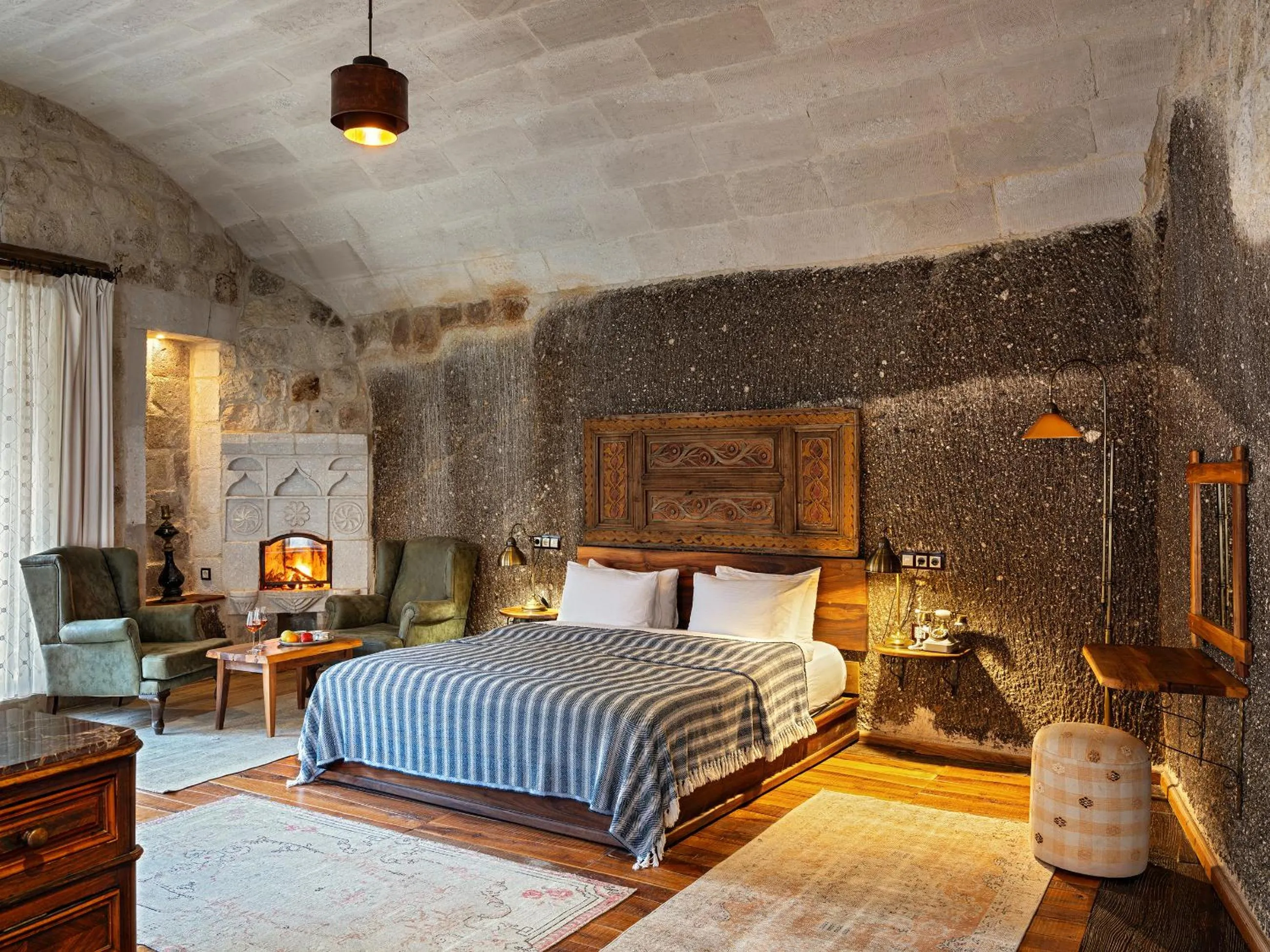 Photo of the whole room, Bed in Aza Cave Cappadocia Adult Hotel