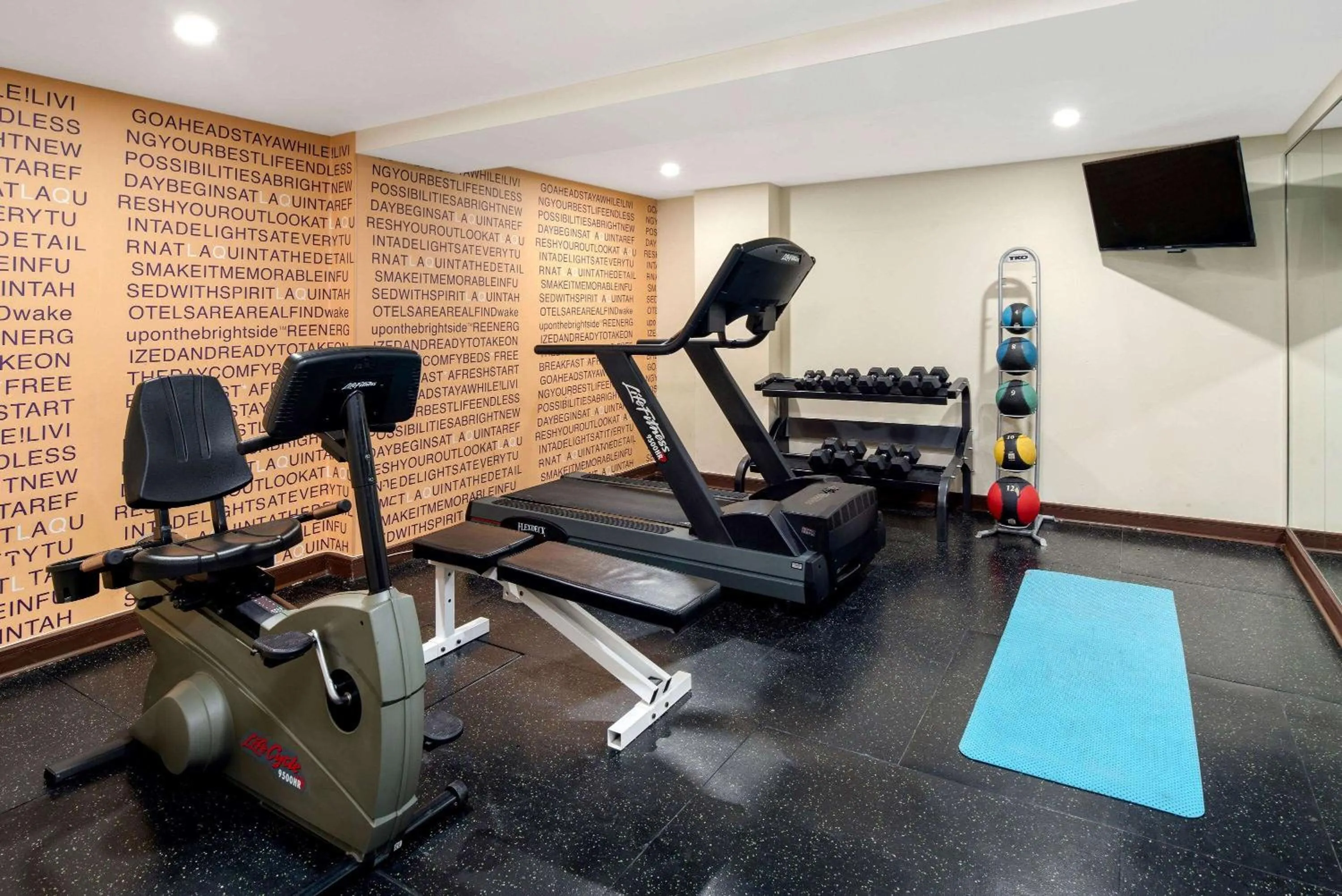 Fitness centre/facilities in La Quinta by Wyndham Oshawa