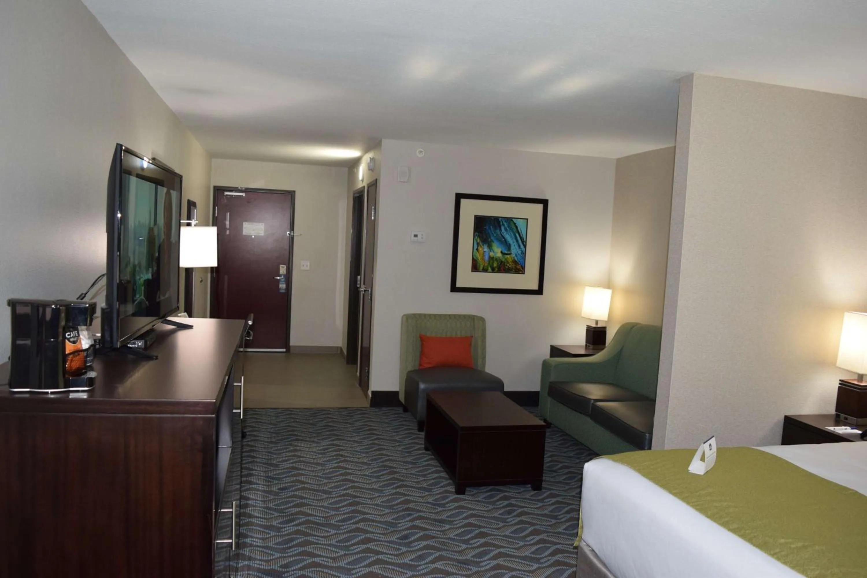 Photo of the whole room, Bed in Best Western Plus Hardeeville Inn & Suites