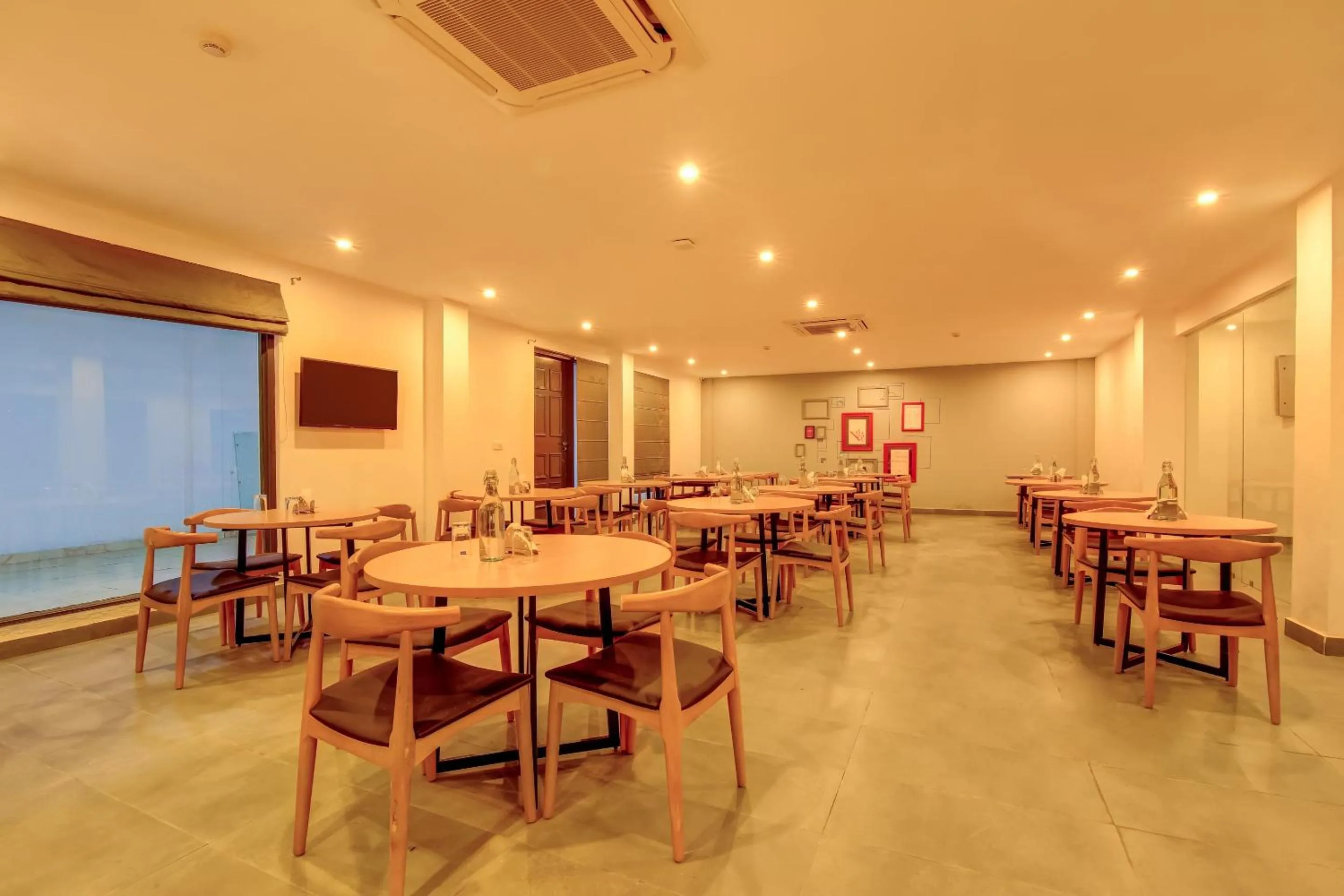 Restaurant/places to eat in Townhouse Infinity stays