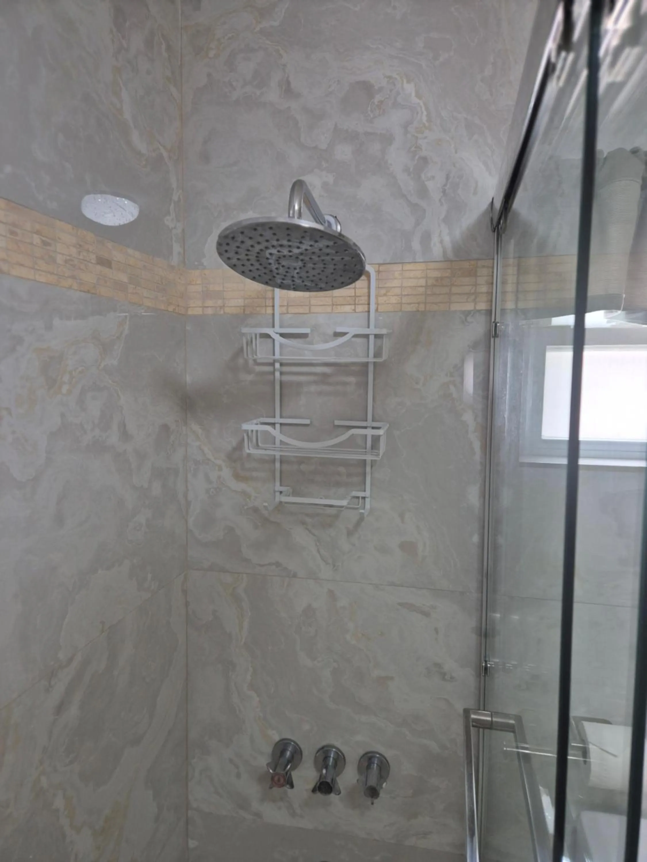 Shower in Hotel Tim Bamboo