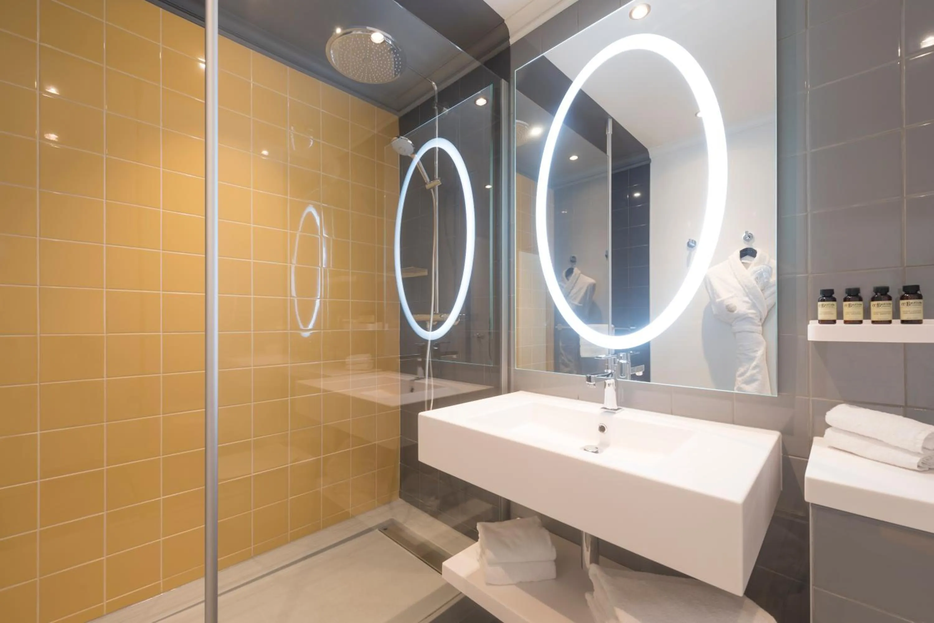 Bathroom in Pullman Toulouse