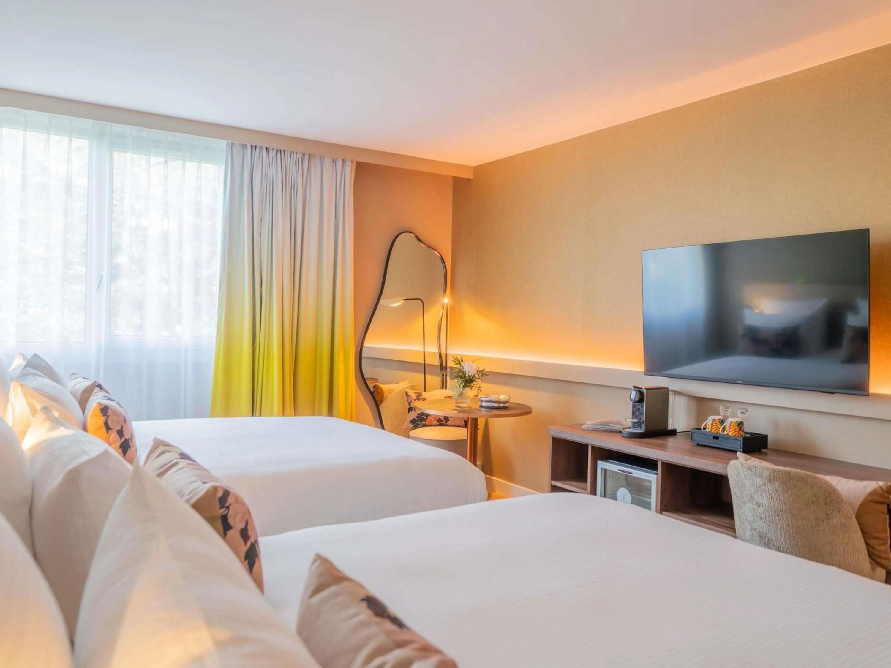 Bedroom, Bed in Pullman Toulouse