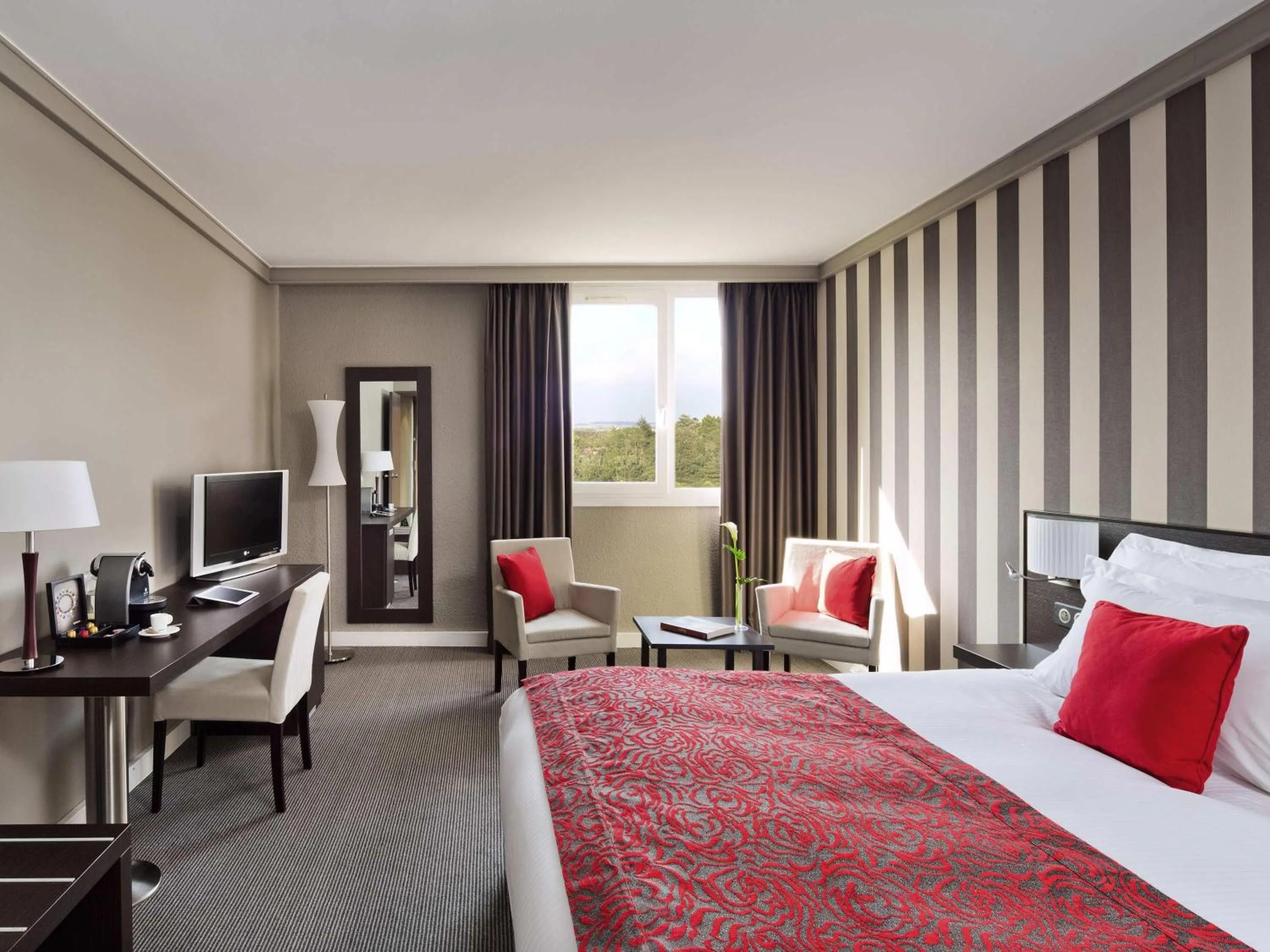 Bedroom, Bed in Pullman Toulouse