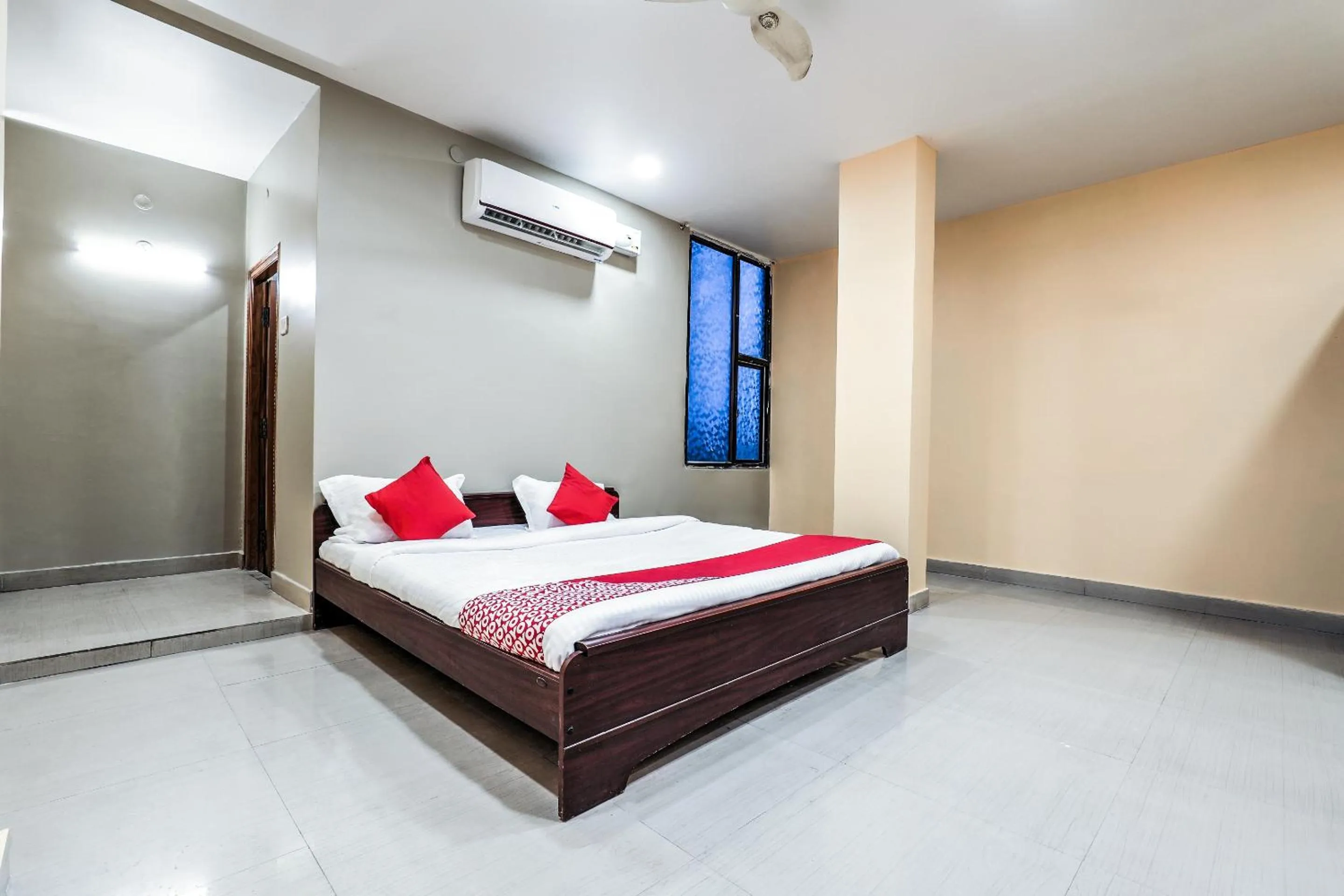 Bedroom, Bed in Hotel O satya lodge