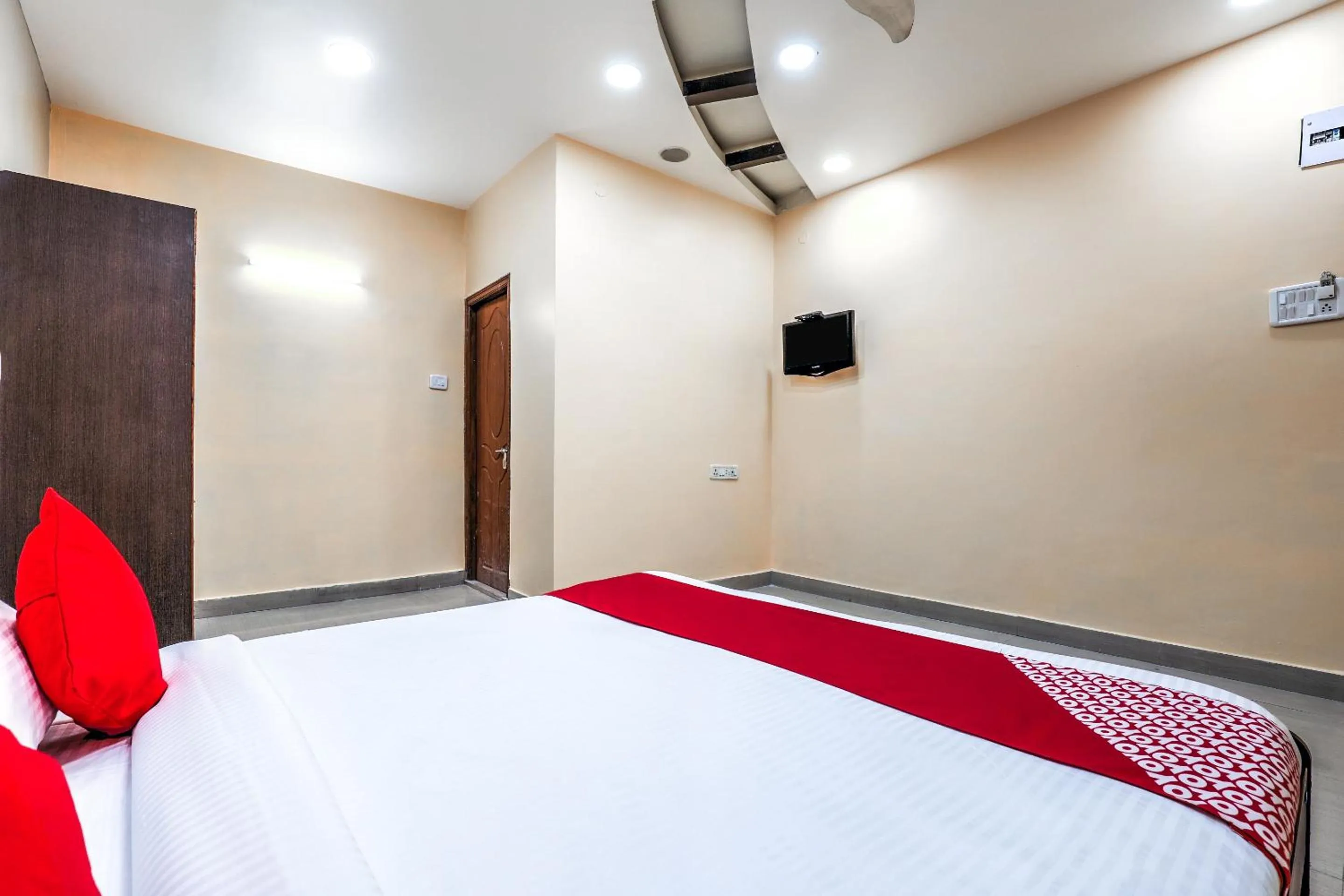 Bedroom, Bed in Hotel O satya lodge