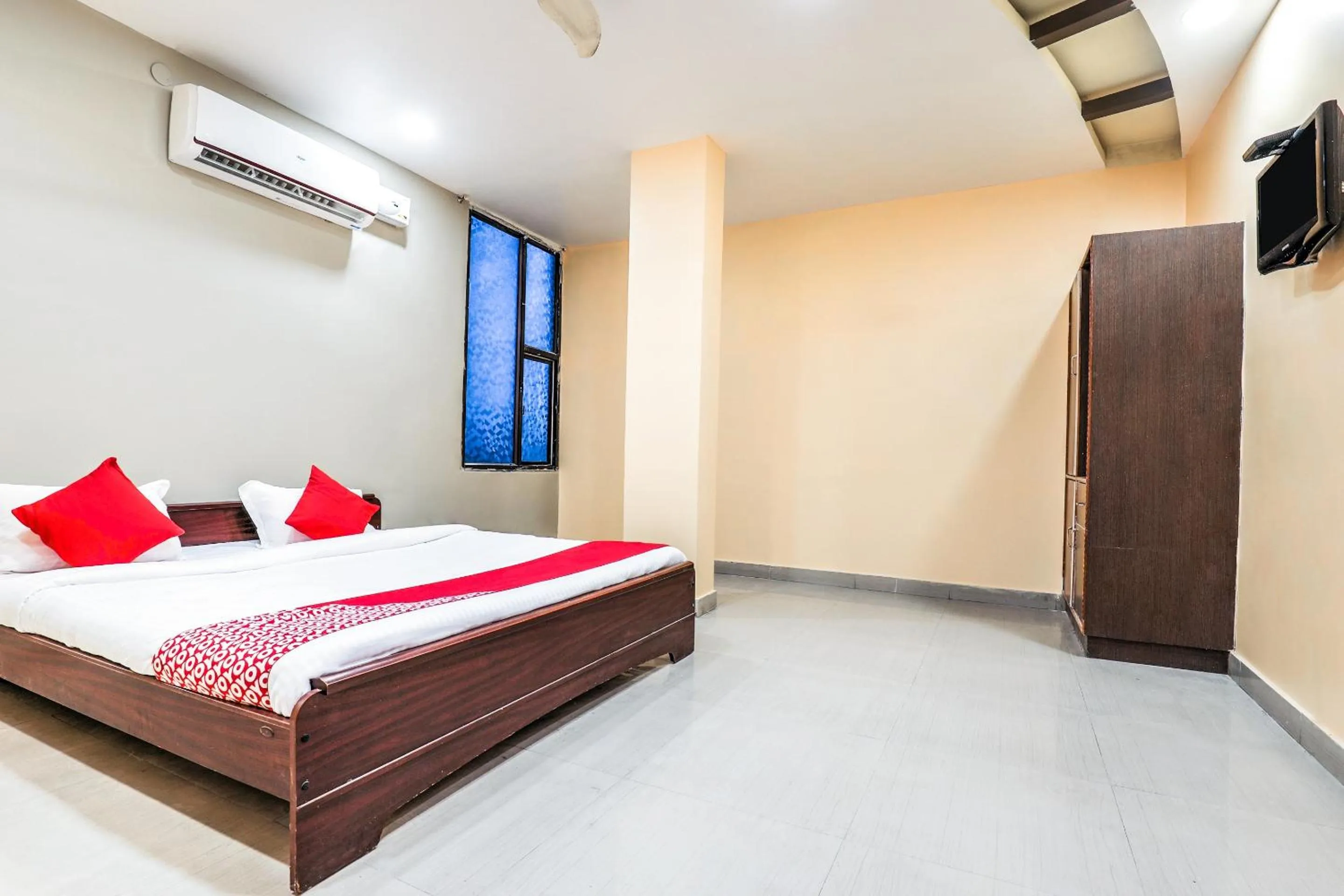 Bedroom, Bed in Hotel O satya lodge