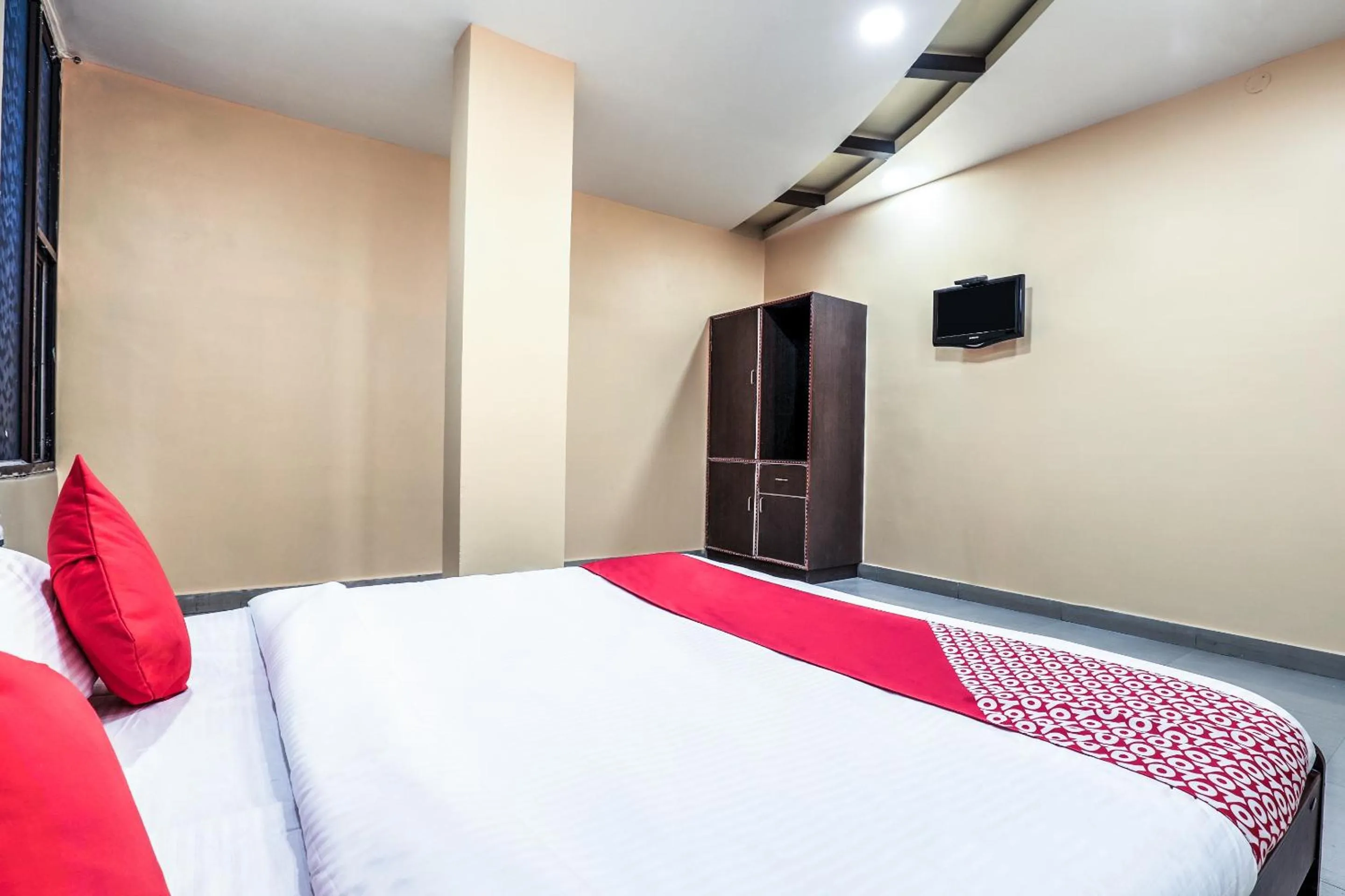 Bedroom, Bed in Hotel O satya lodge