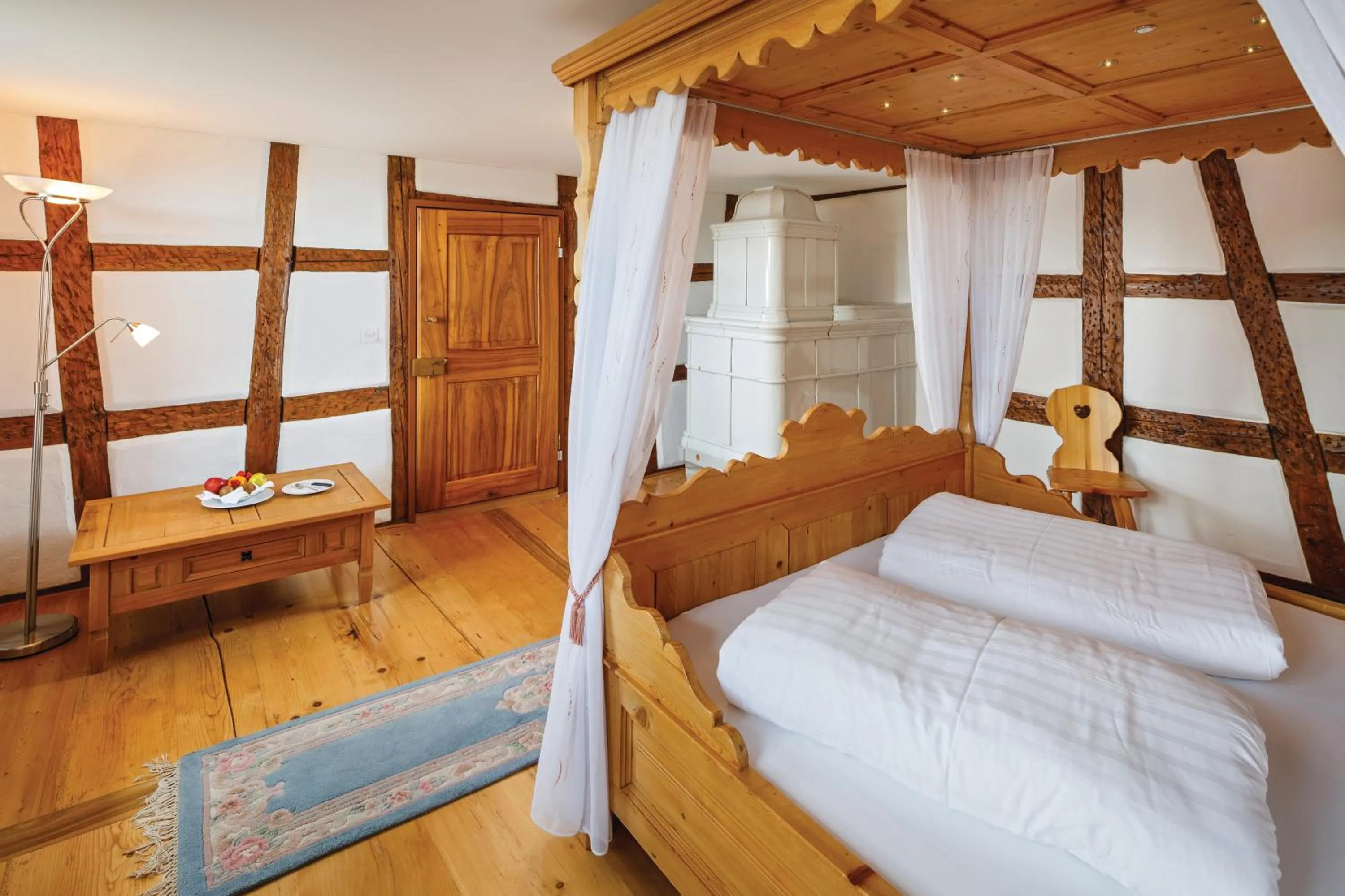 Photo of the whole room, Bed in Historische Residenz Lindeneck