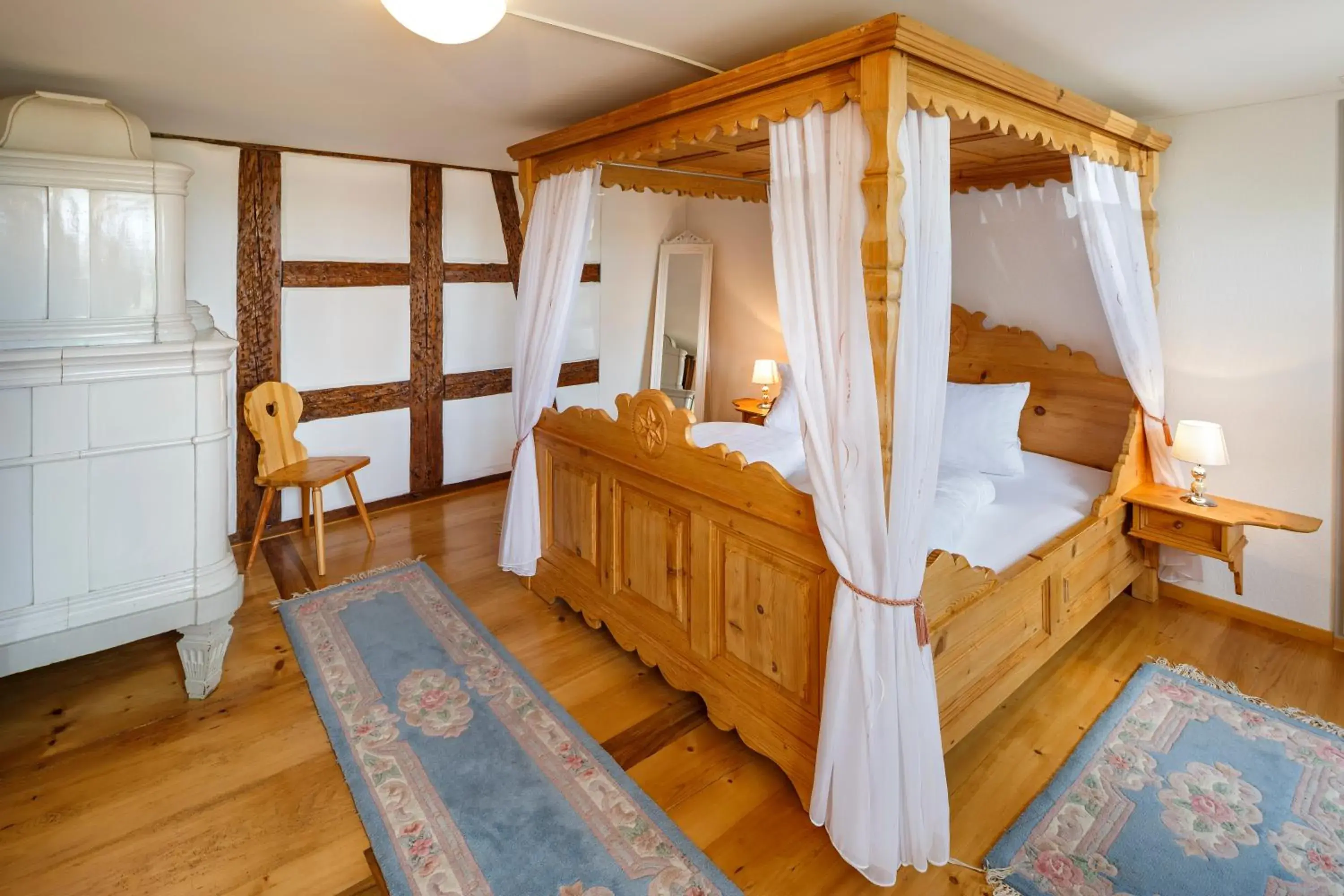 Double Room with Four Poster Bed in Historische Residenz Lindeneck Double Room with Four Poster Bed in Historische Residenz Lindeneck