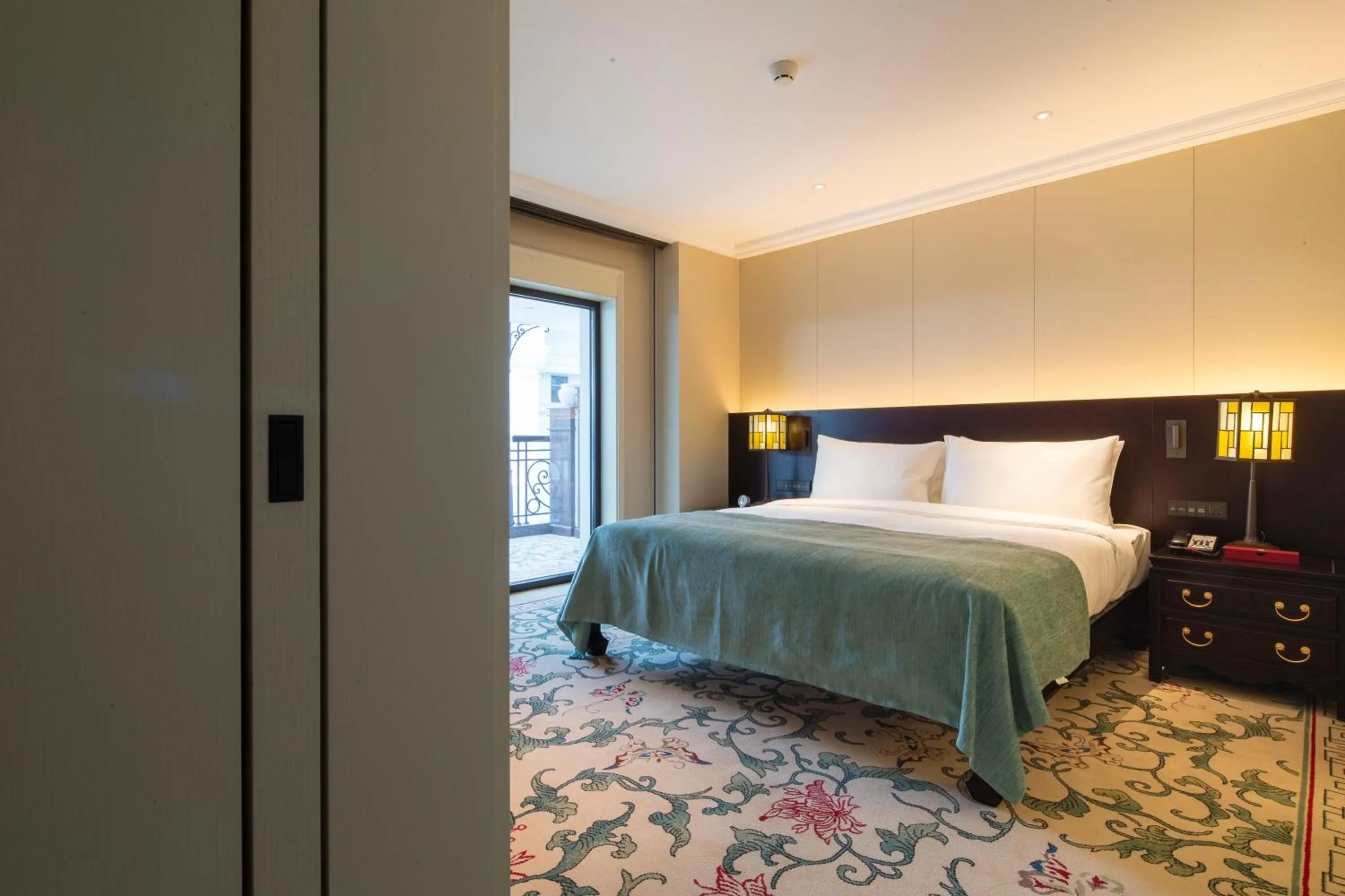 Bedroom in Grand Hotel Beijing Forbidden City