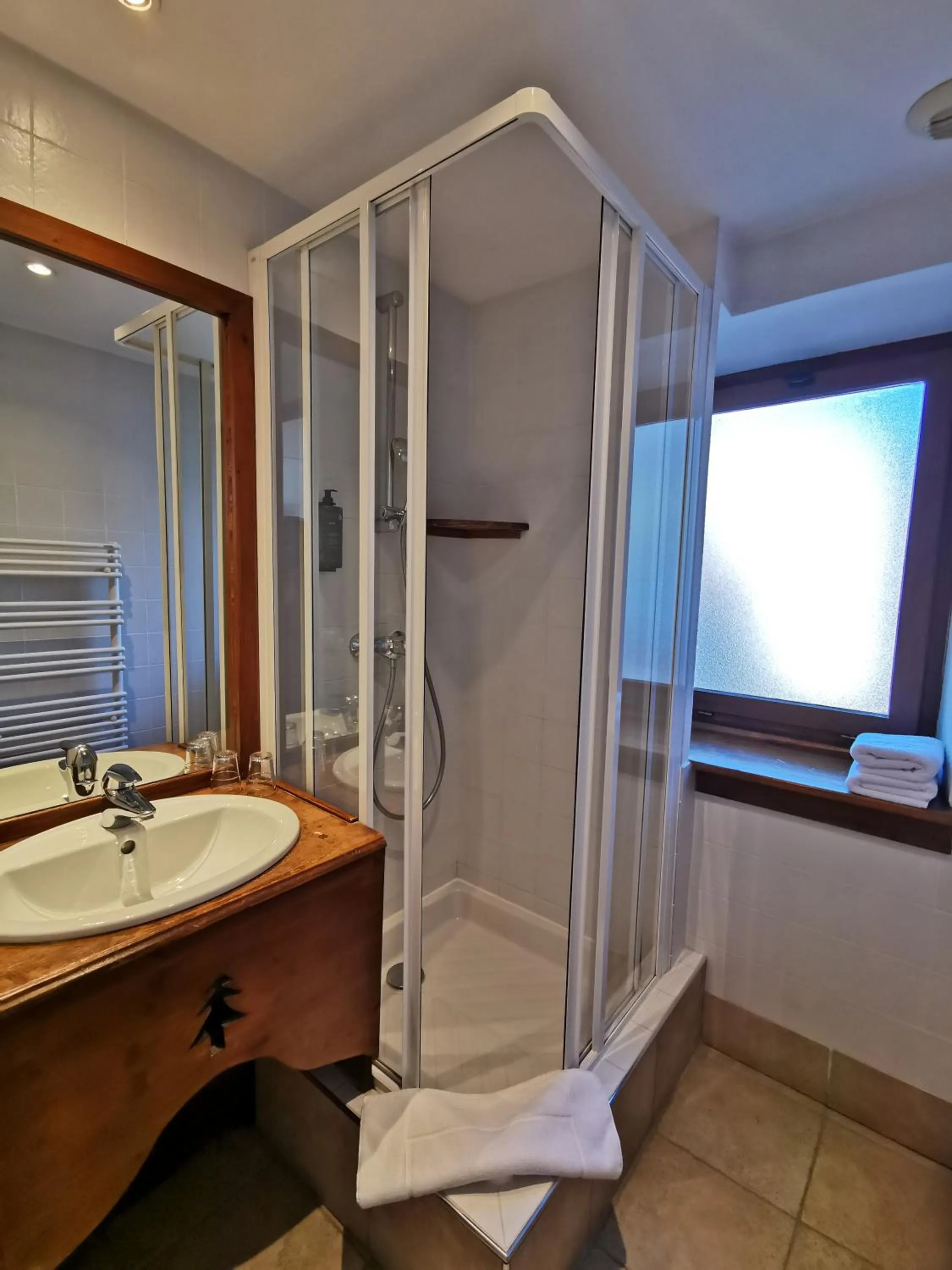 Hôtel Restaurant Angival - Chambres et Appartement