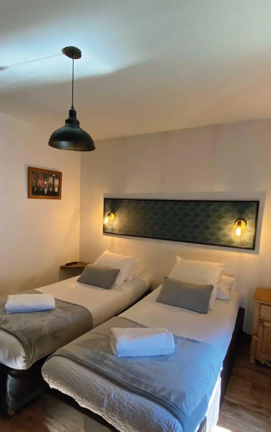 Bed in Hôtel Restaurant Angival - Chambres et Appartement