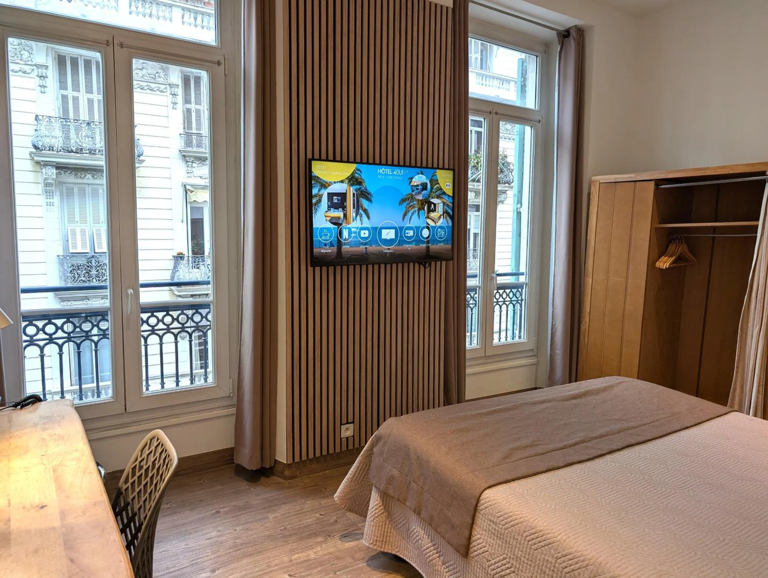 Bed in H33 Hôtel