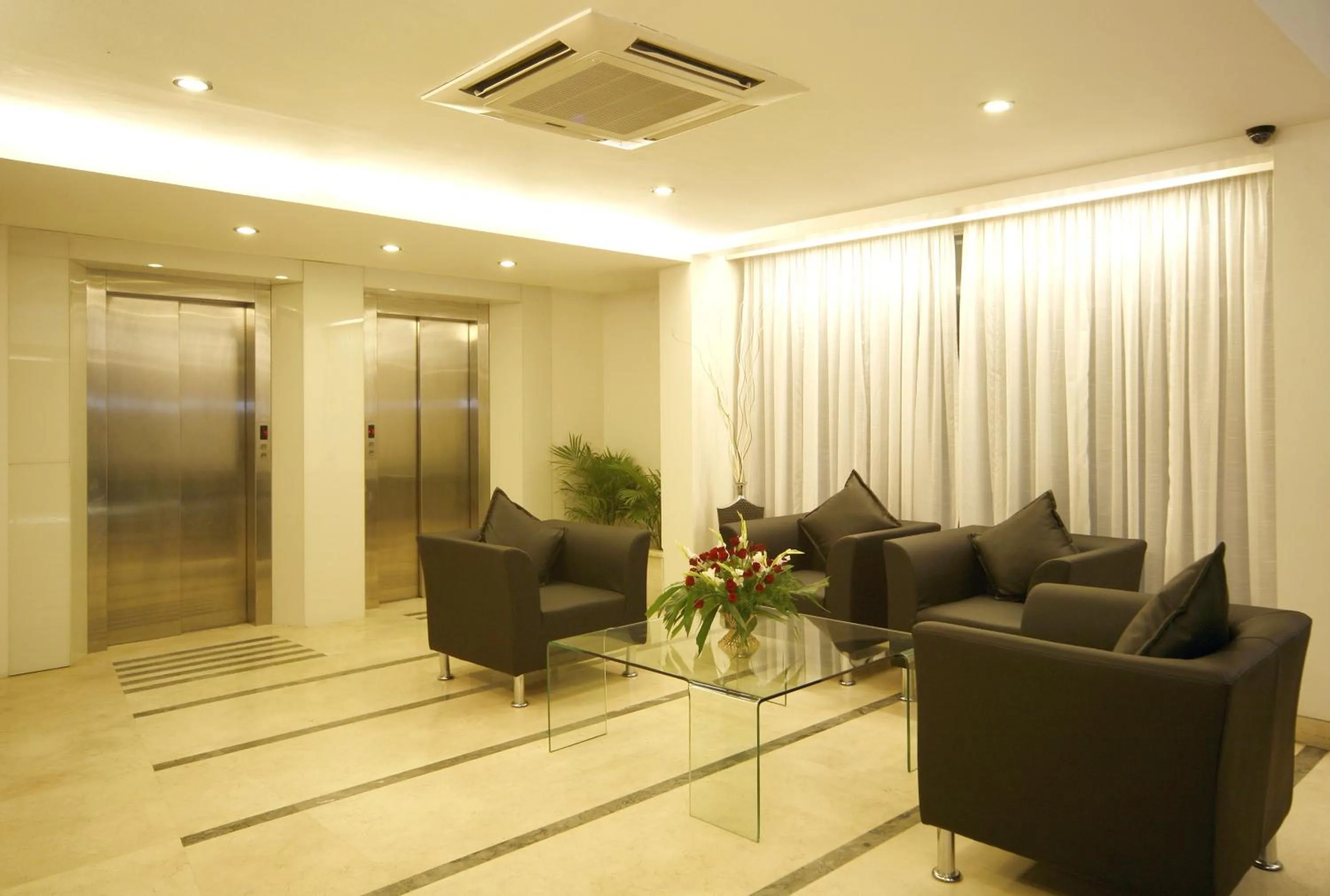 Lobby or reception in Orbett Hotel