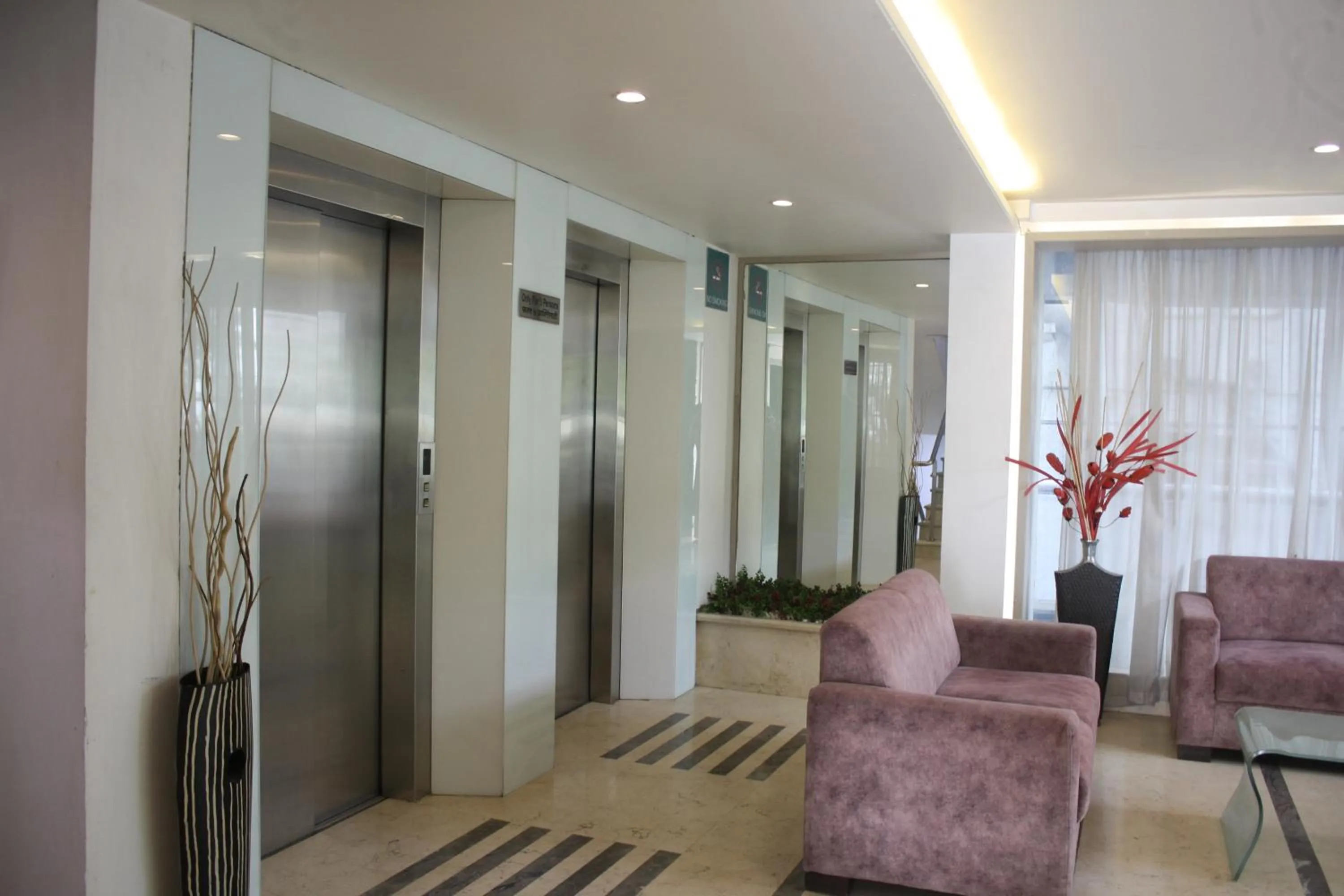 Lobby or reception in Orbett Hotel
