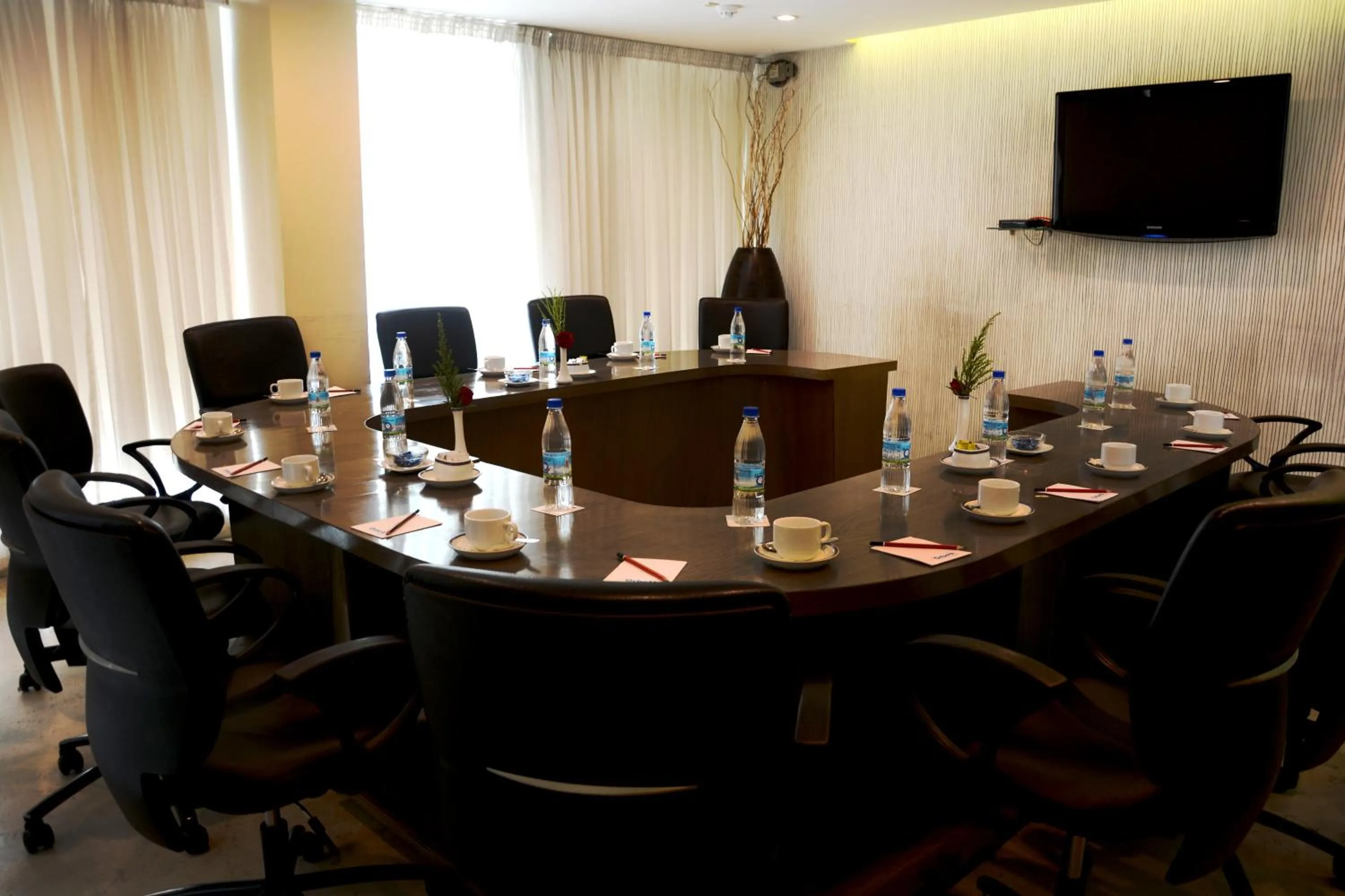 Business facilities in Orbett Hotel