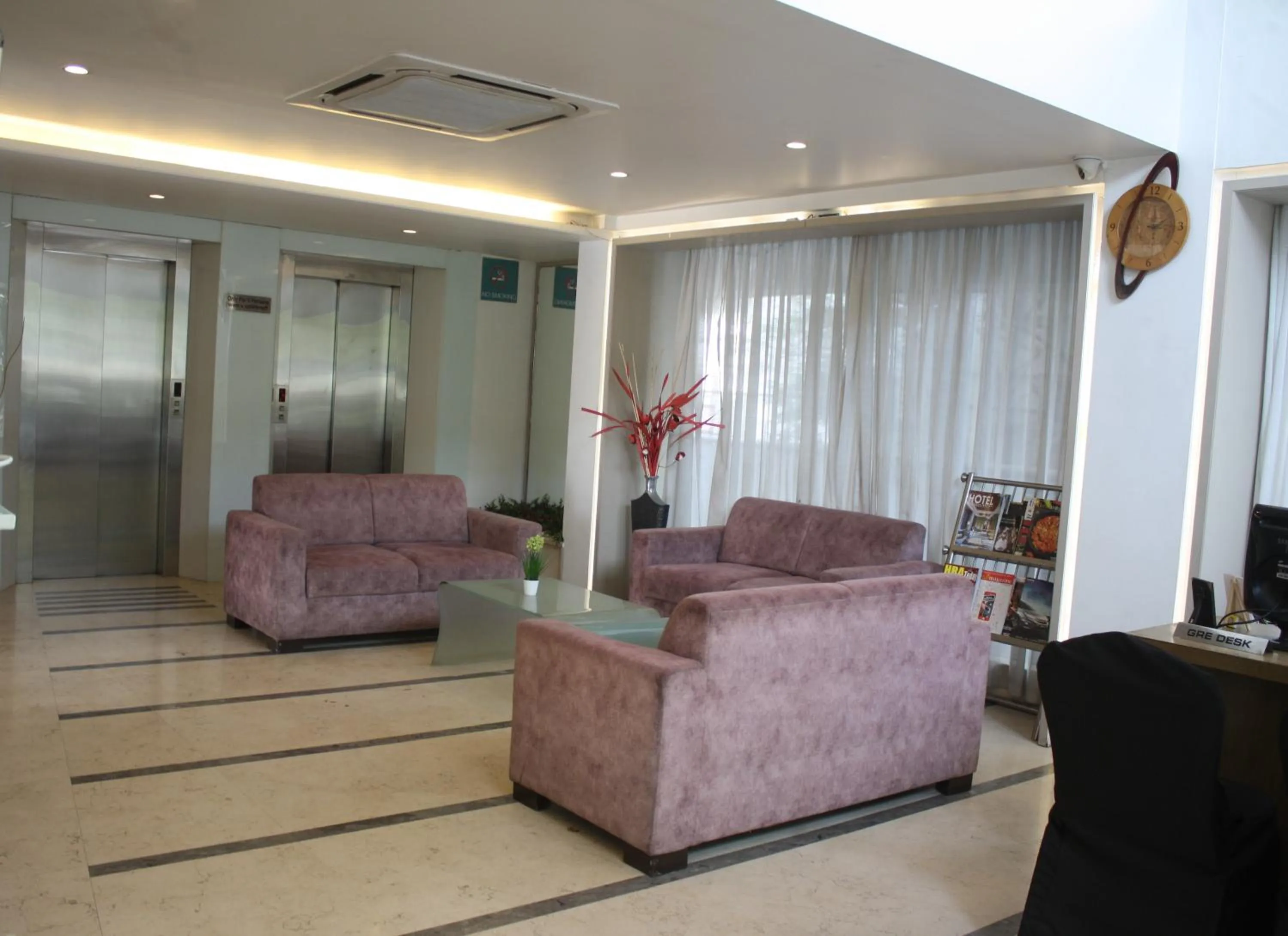 Lobby or reception in Orbett Hotel