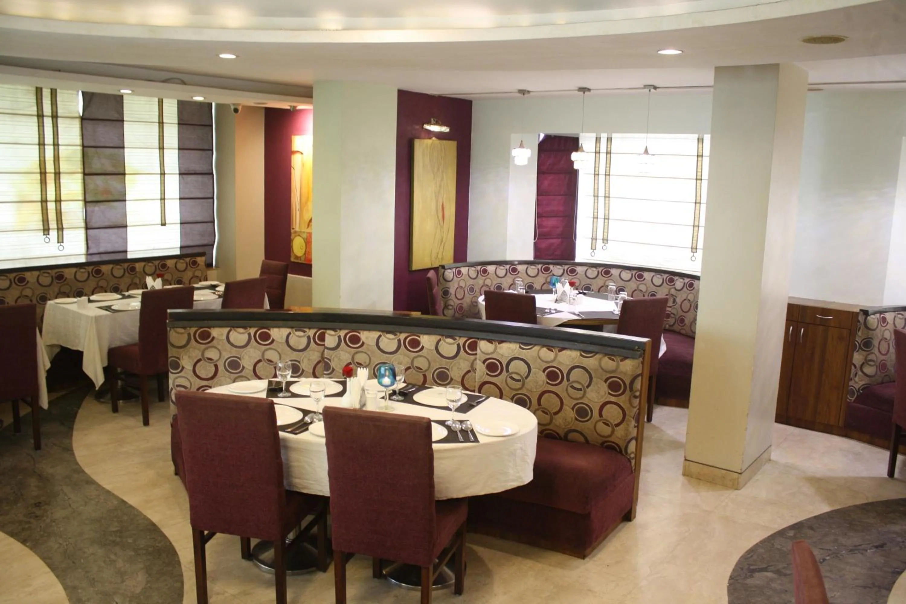 Restaurant/places to eat in Orbett Hotel