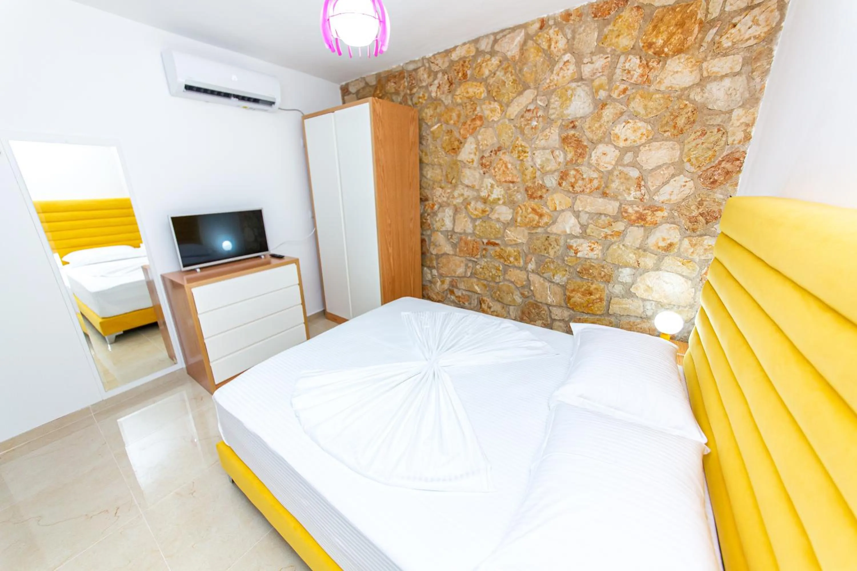 Photo of the whole room, Bed in Santa Oliva Suites