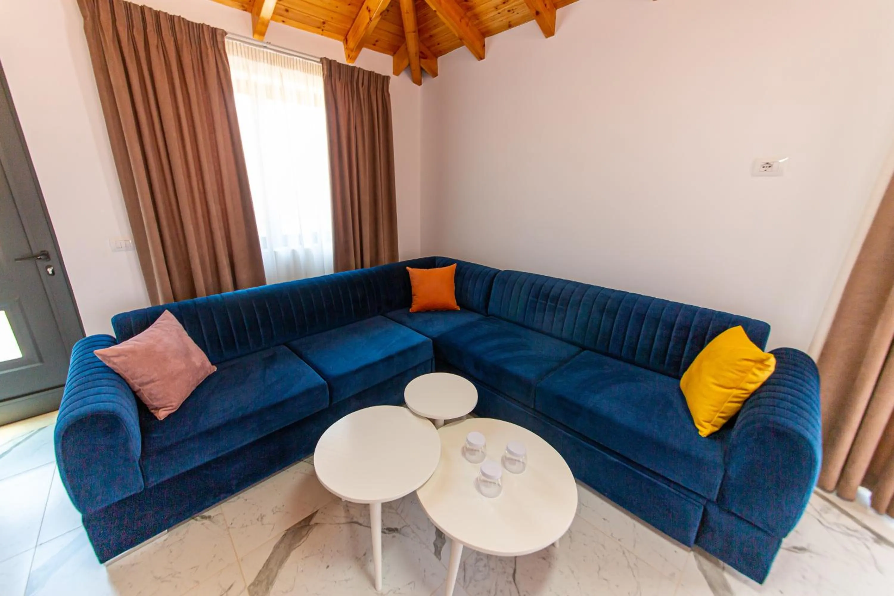 Living room in Santa Oliva Suites