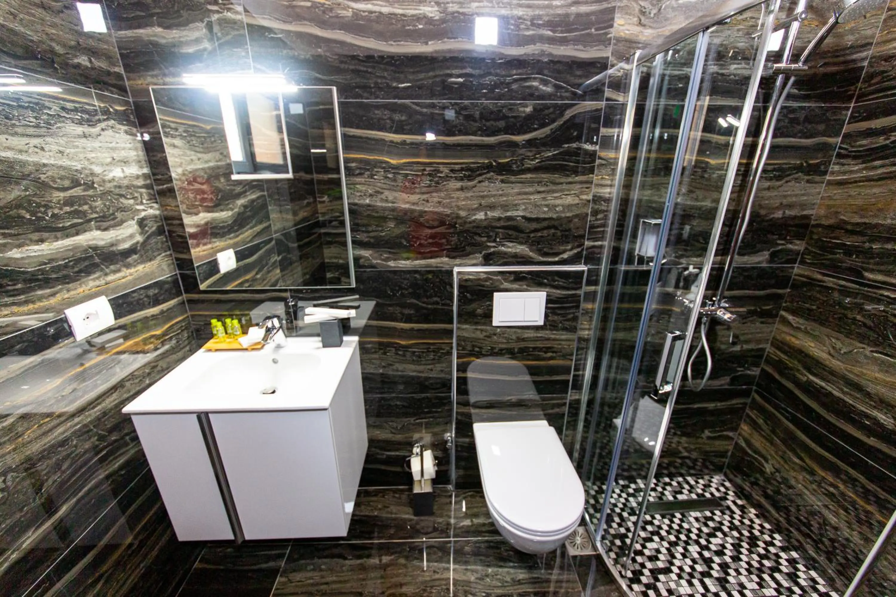 Toilet in Santa Oliva Suites