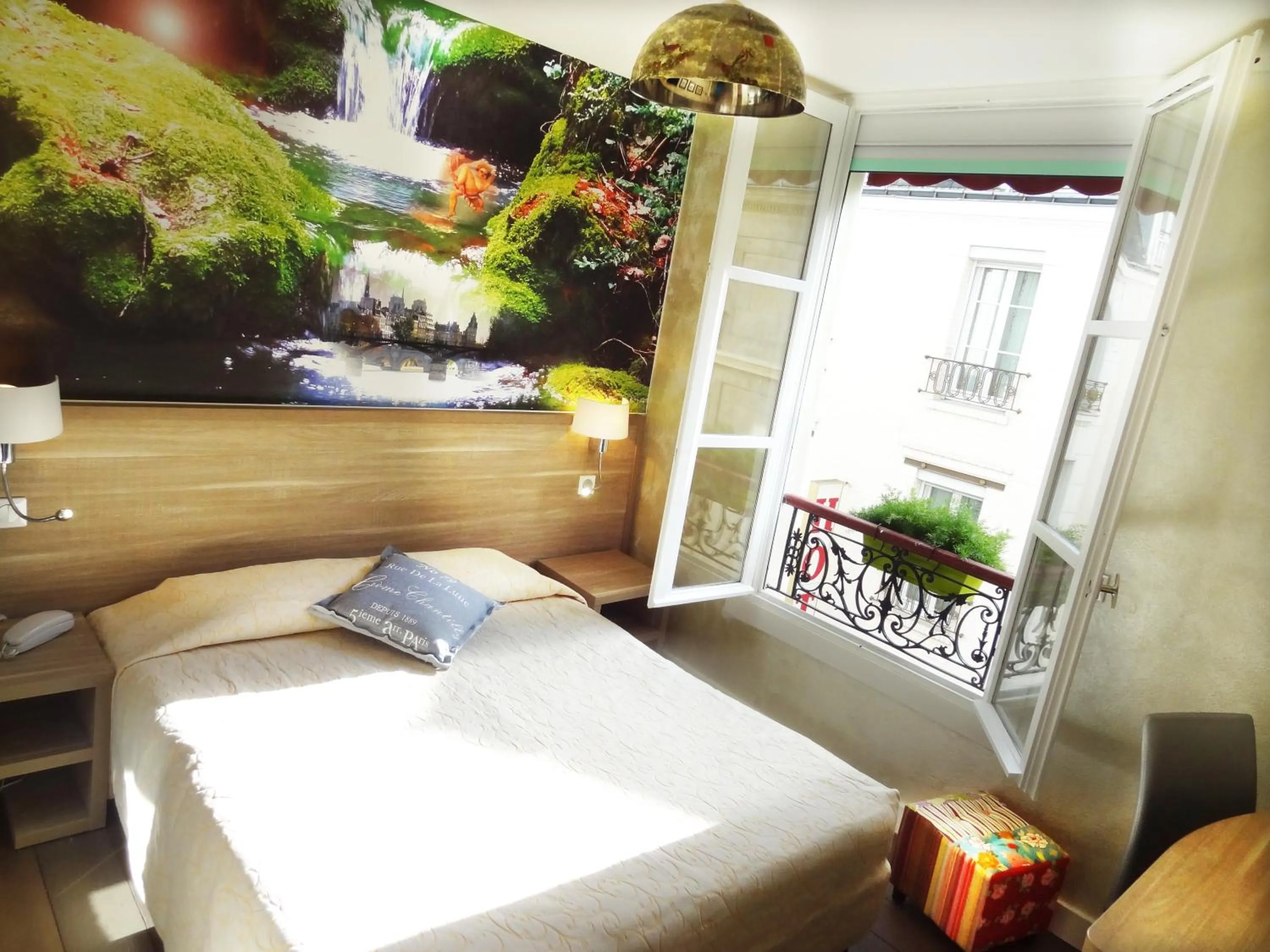 Bedroom, Bed in Amélie Hotel