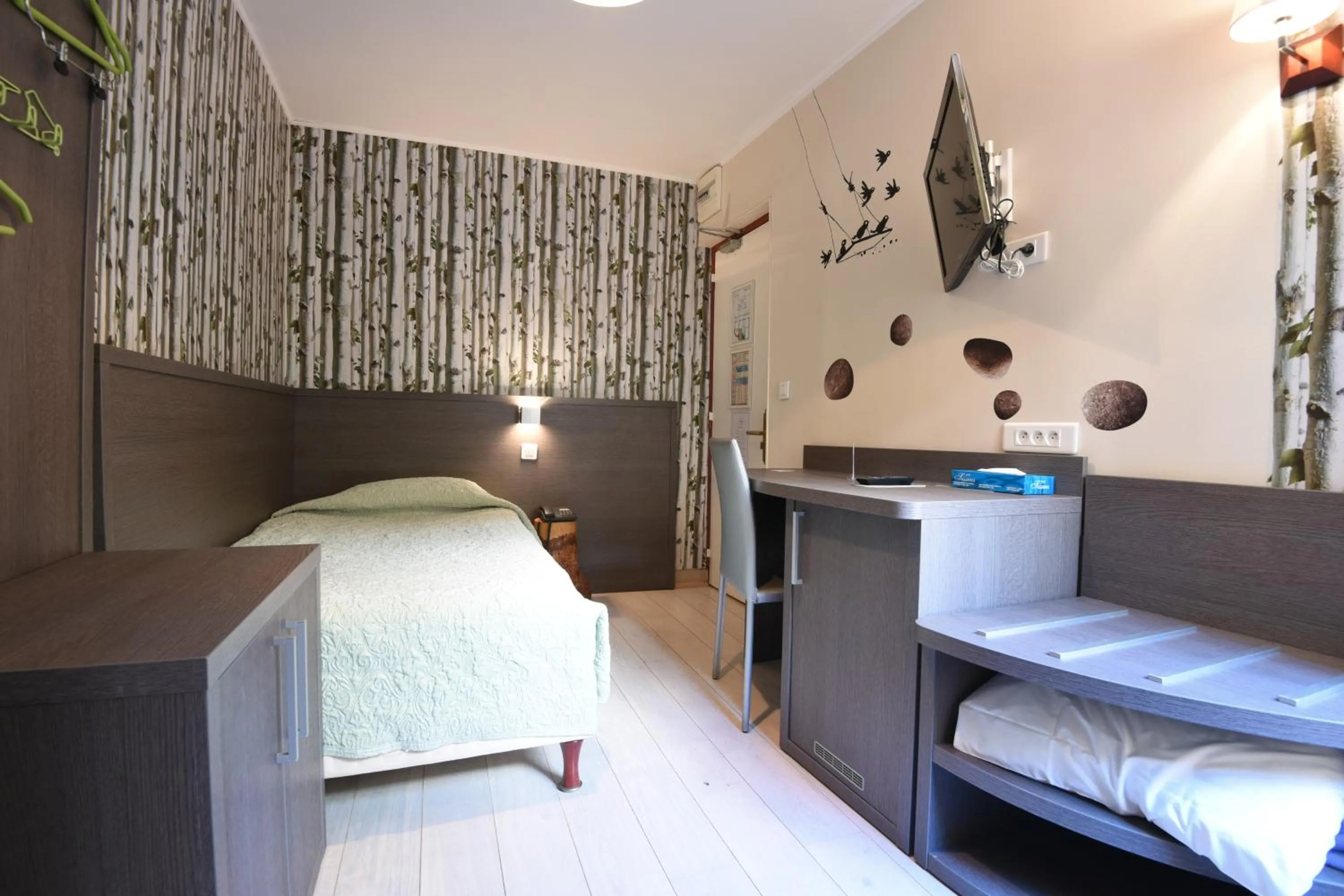 Photo of the whole room, Bed in Amélie Hotel