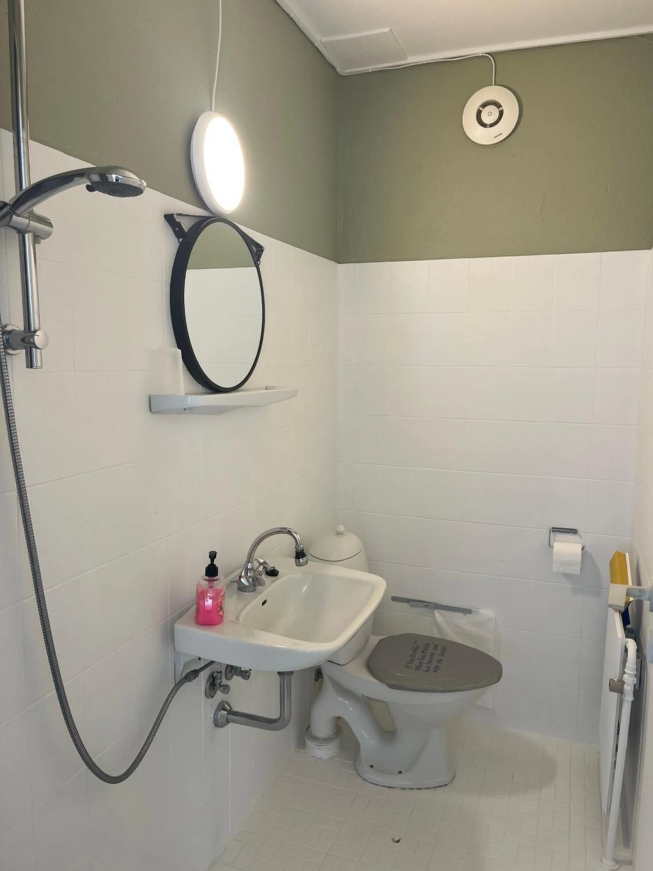 Shower in Døstrup Landevejskro & Motel