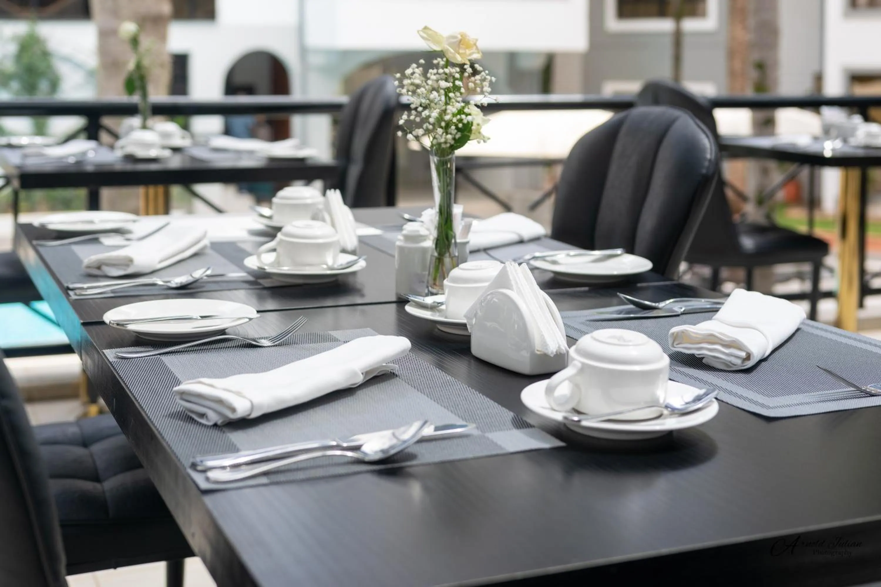 Restaurant/places to eat in CySuites Apartment Hotel