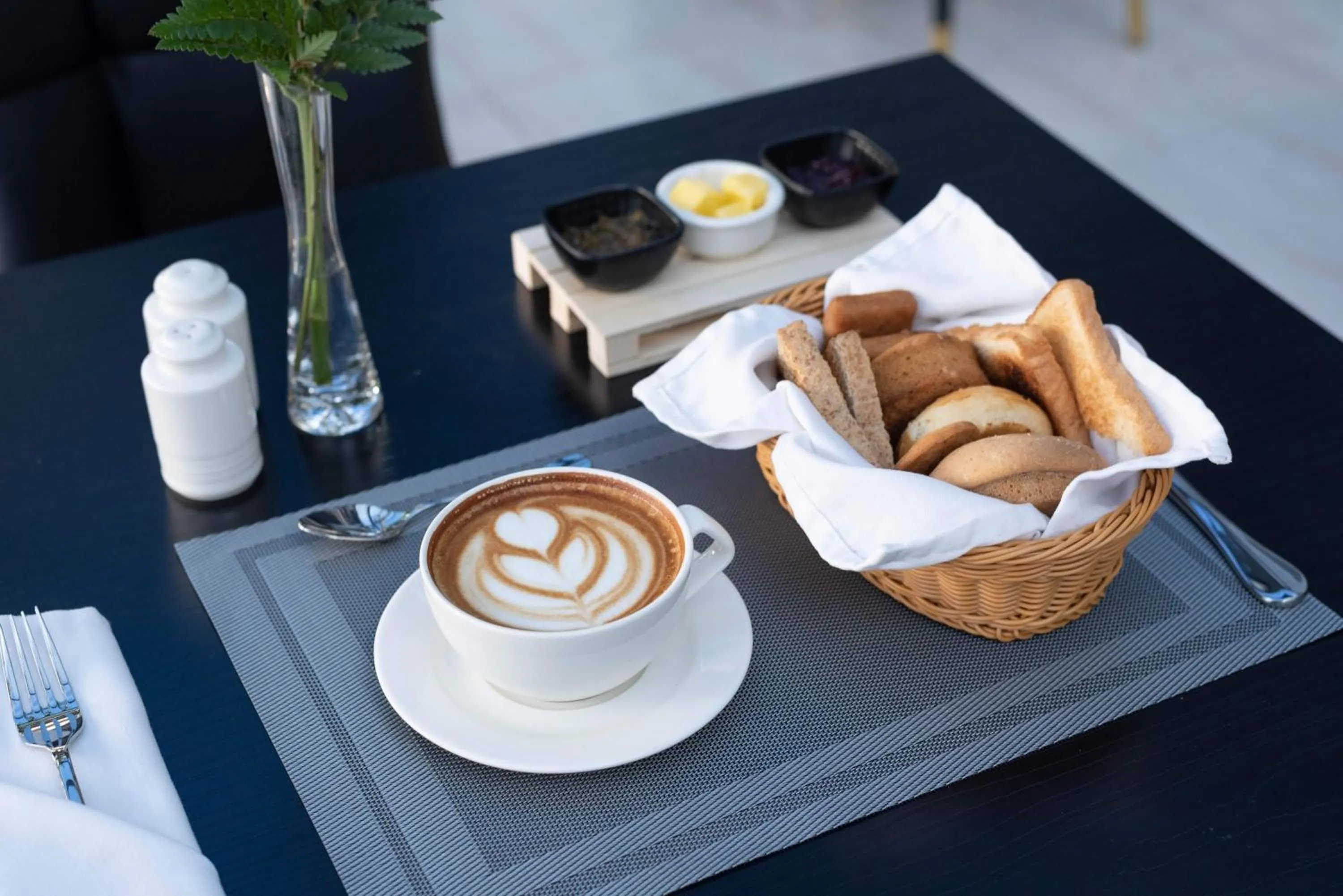 Restaurant/places to eat in CySuites Apartment Hotel