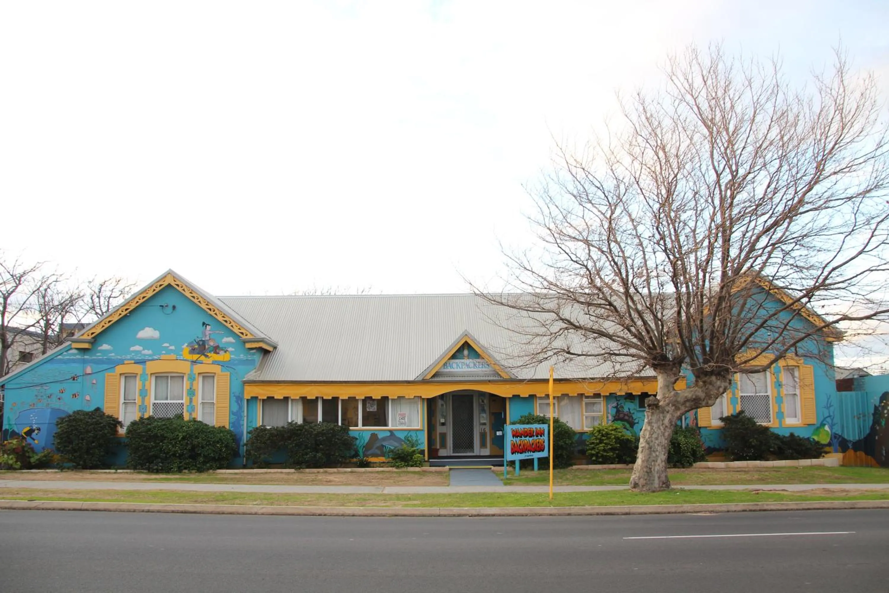 Property building in Wander Inn Bunbury