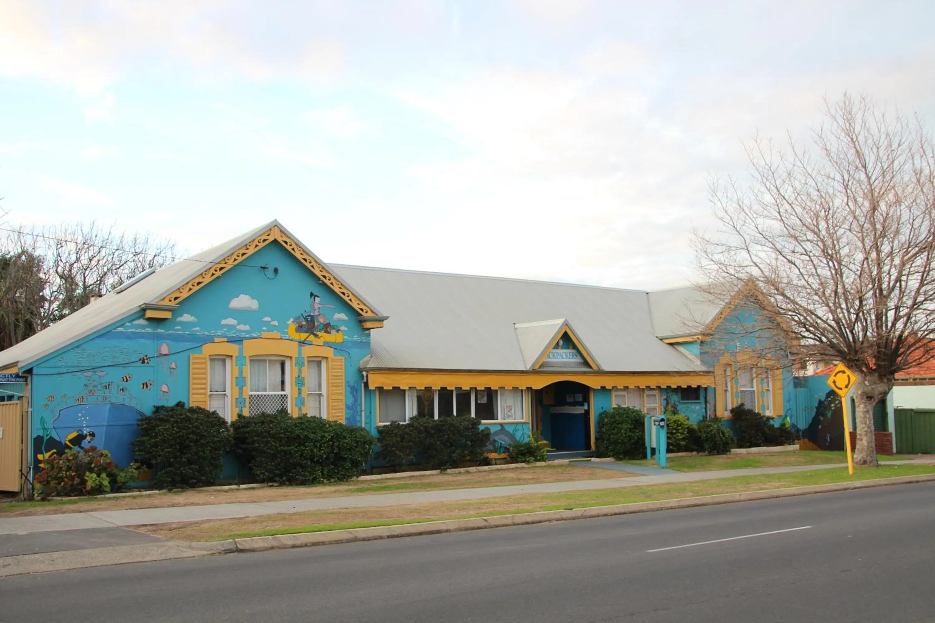 Property building in Wander Inn Bunbury