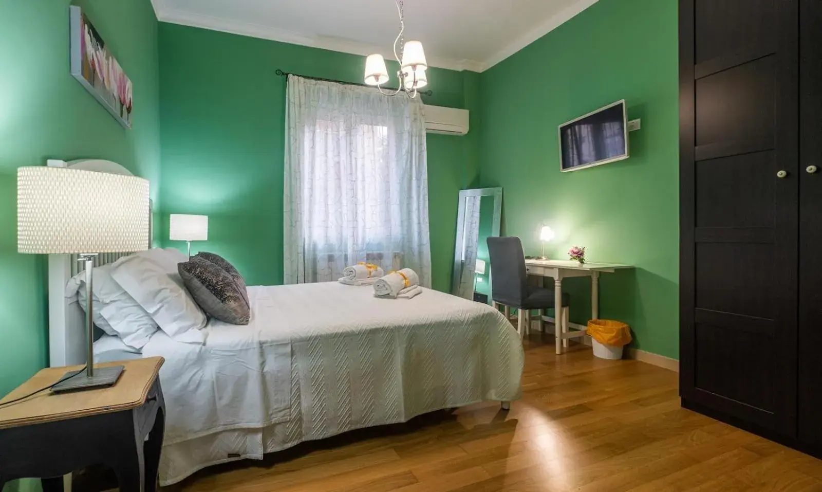 Double Room with Private Bathroom in LE STANZE DI LUCA Double Room with Private Bathroom in LE STANZE DI LUCA