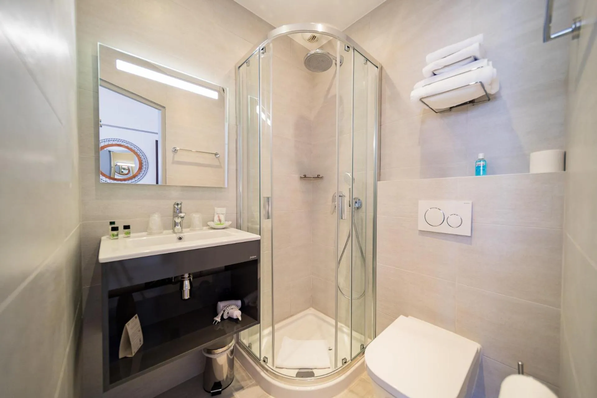 Bathroom in Hôtel Le Rabelais