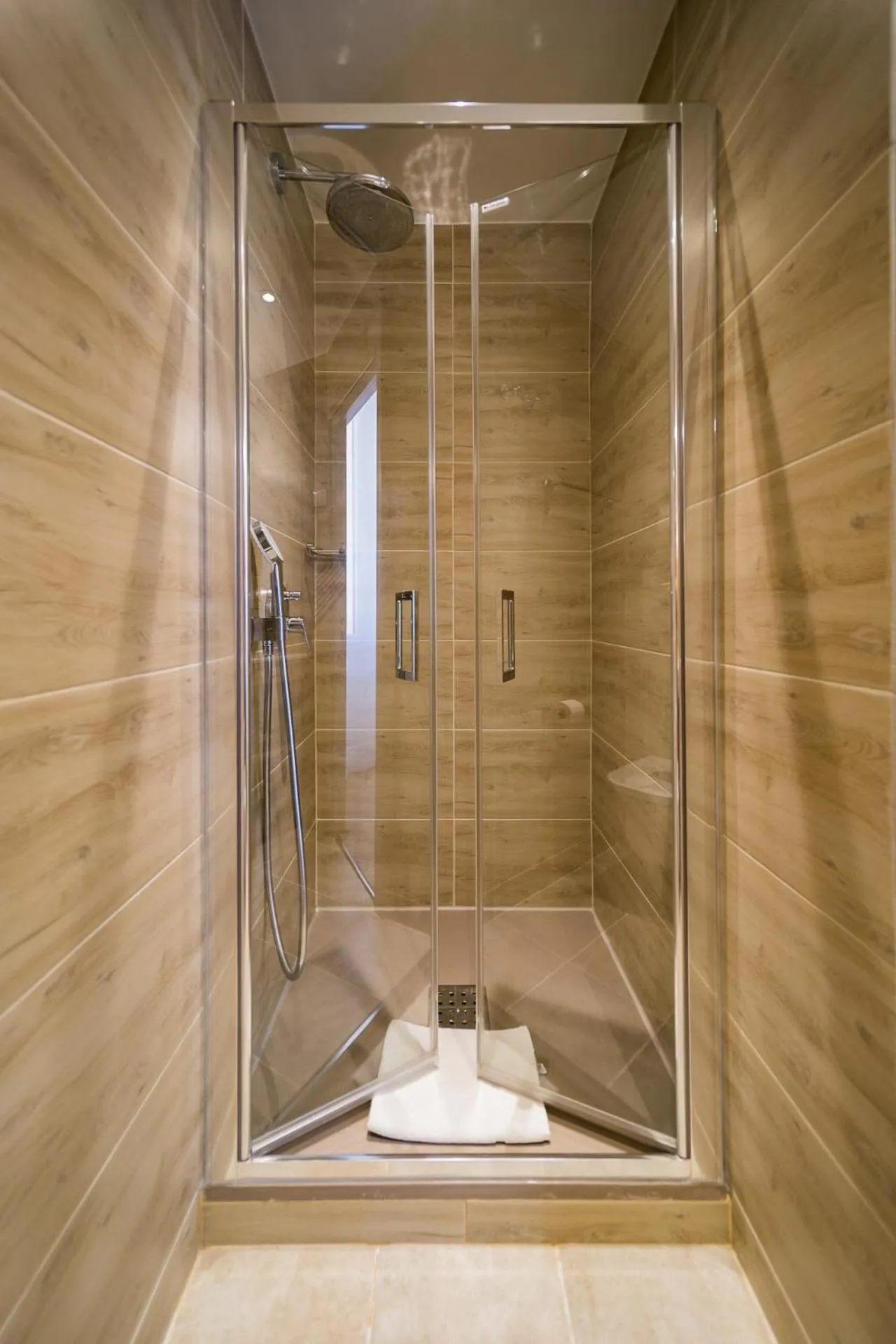 Bathroom in Hôtel Le Rabelais