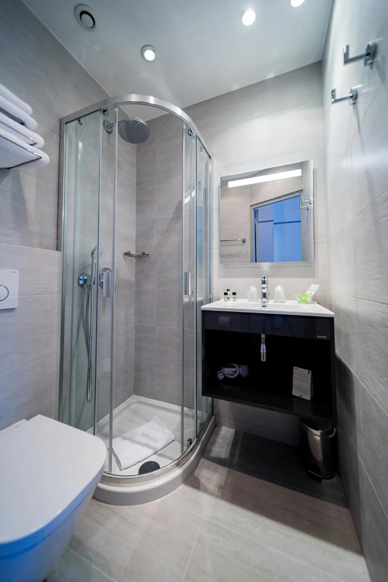 Bathroom in Hôtel Le Rabelais