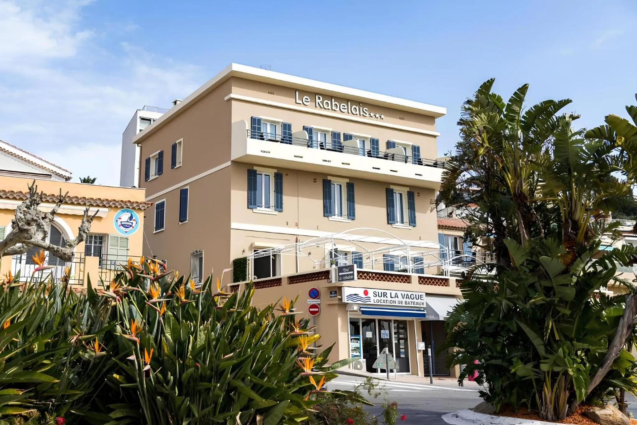 Property building in Hôtel Le Rabelais