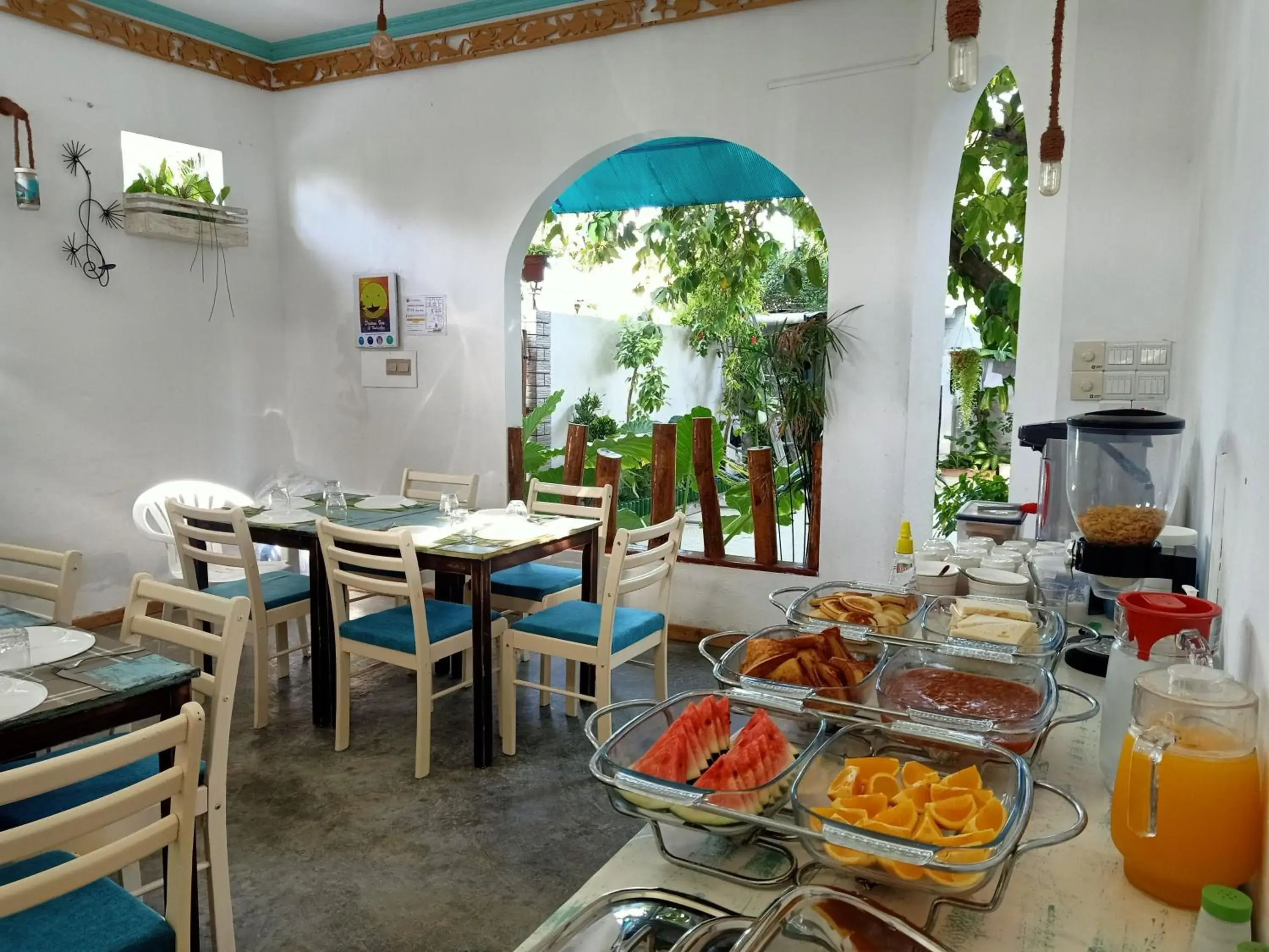 Restaurant/places to eat in Dream Inn at Thulusdhoo Restaurant/places to eat in Dream Inn at Thulusdhoo