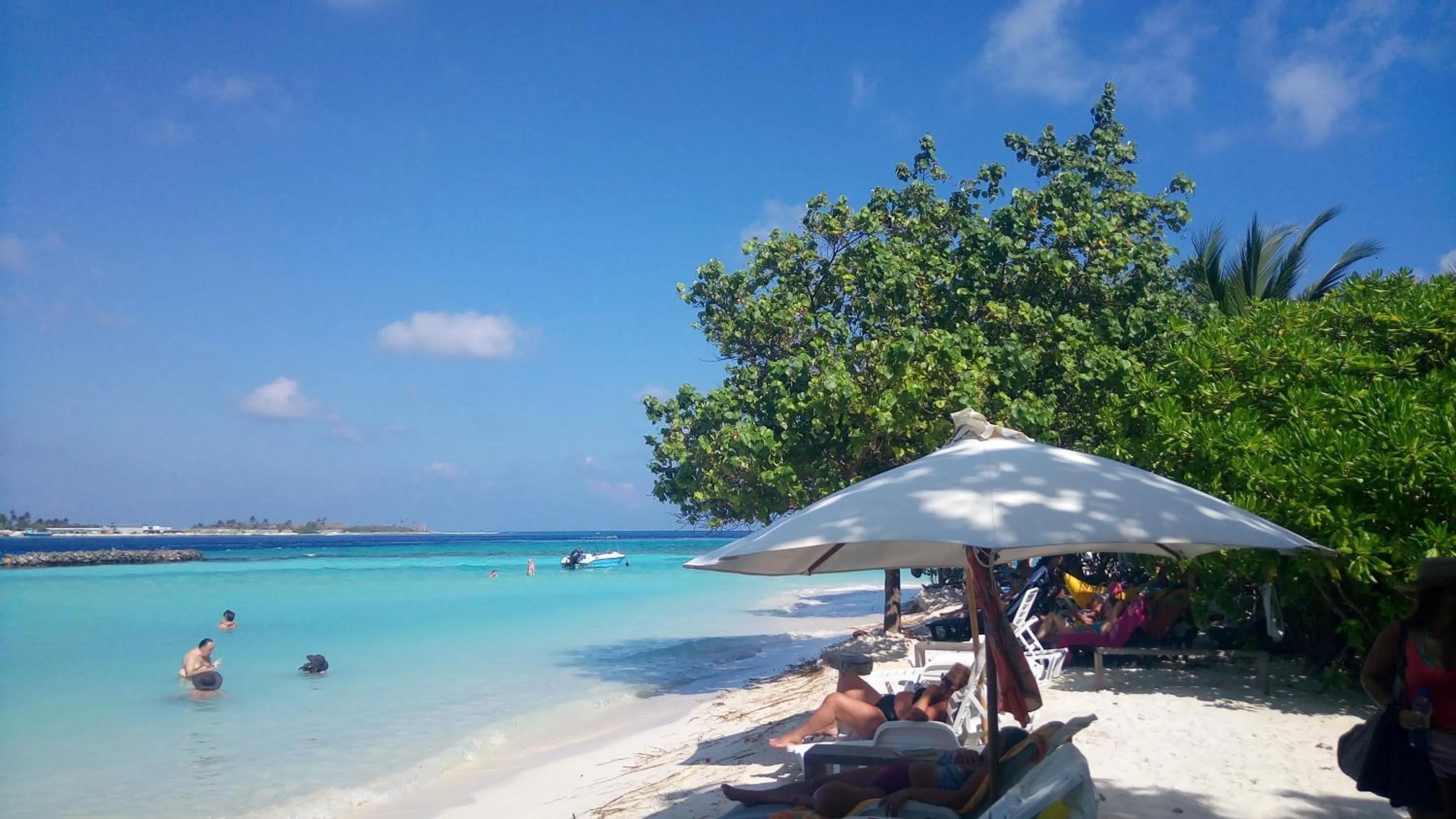 Beach in Dream Inn at Thulusdhoo