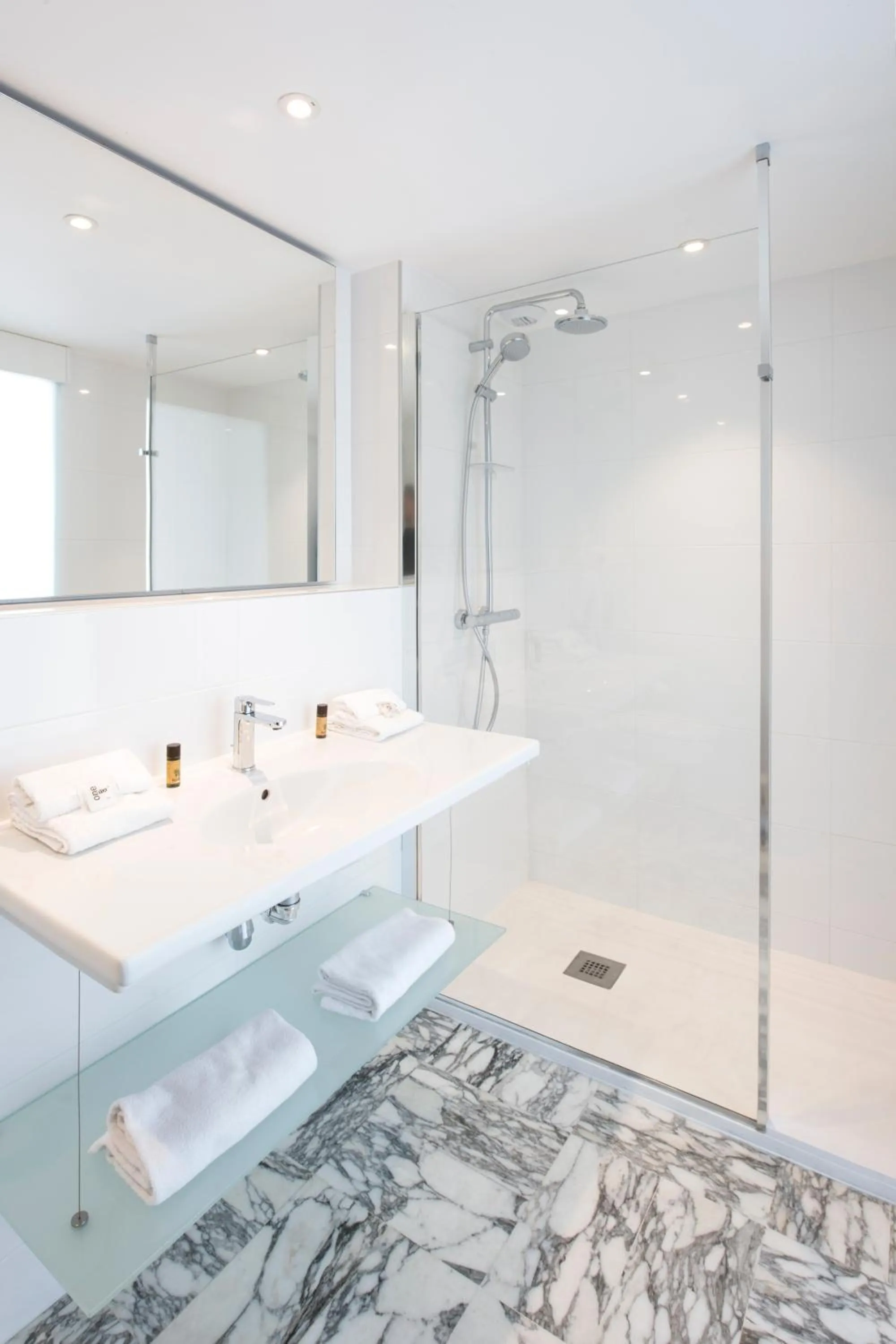 Bathroom in Hotel Abrial