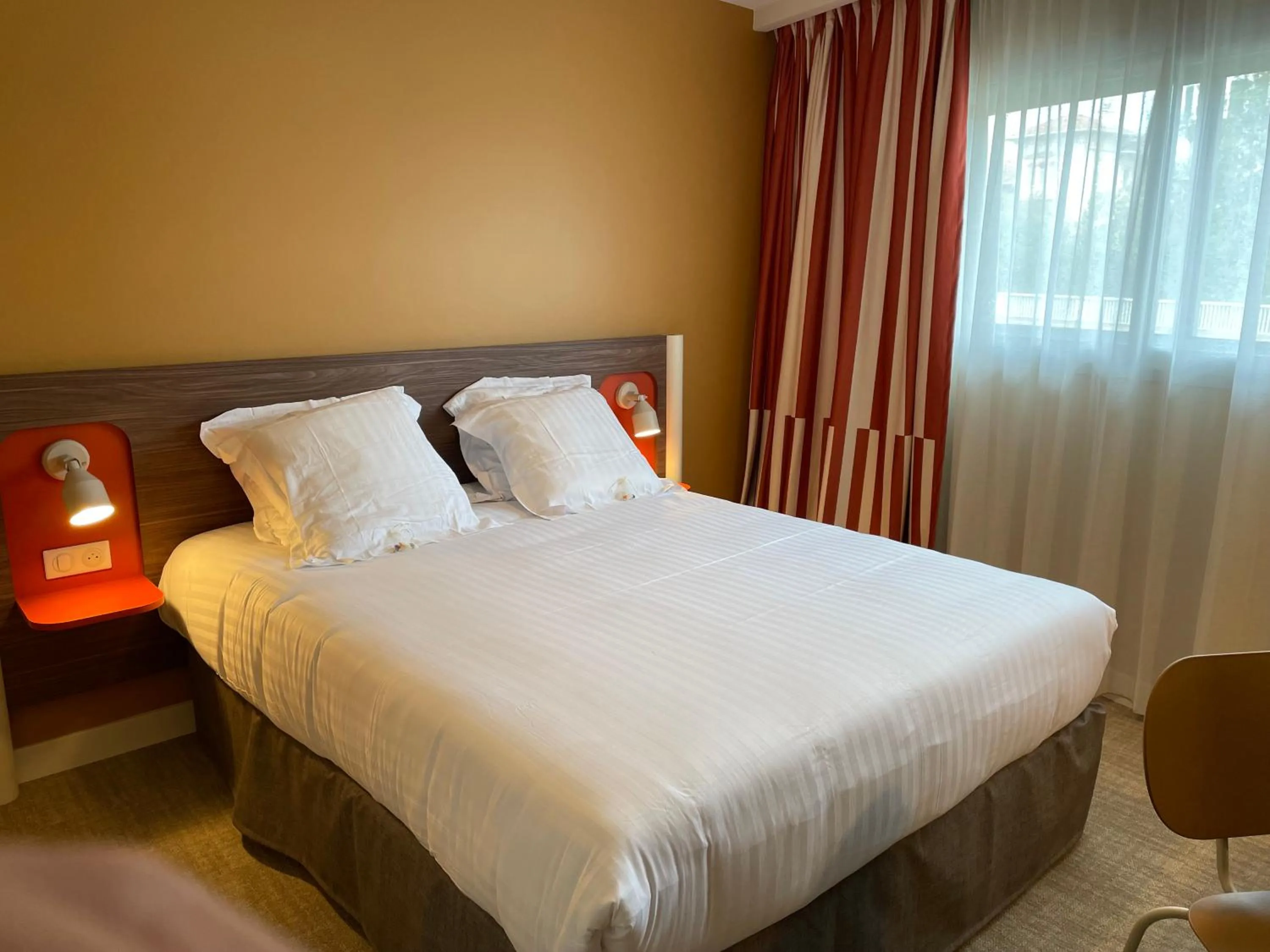 Bedroom, Bed in Hotel Abrial