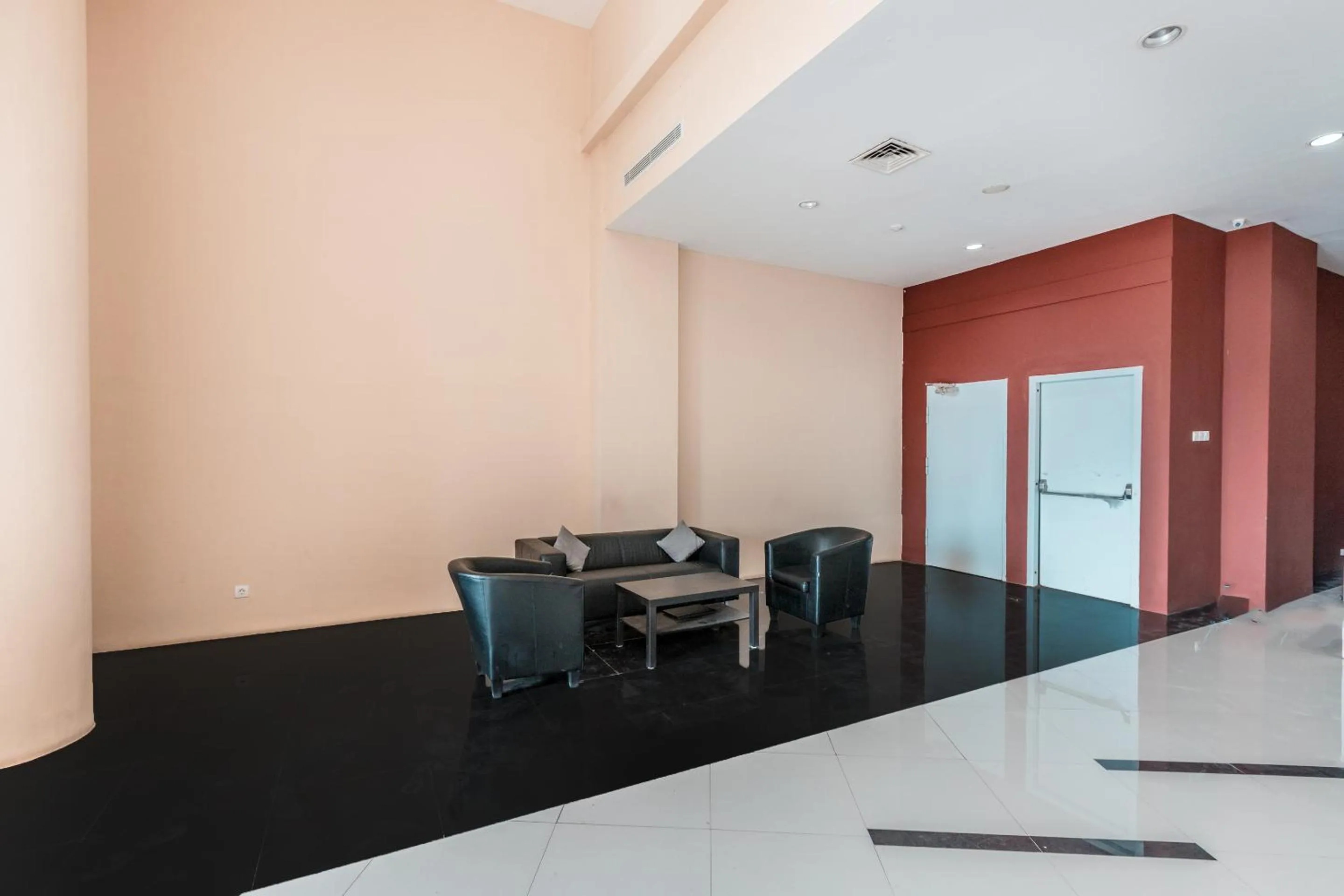 Lobby or reception in OYO Flagship 766 Prima Orchard