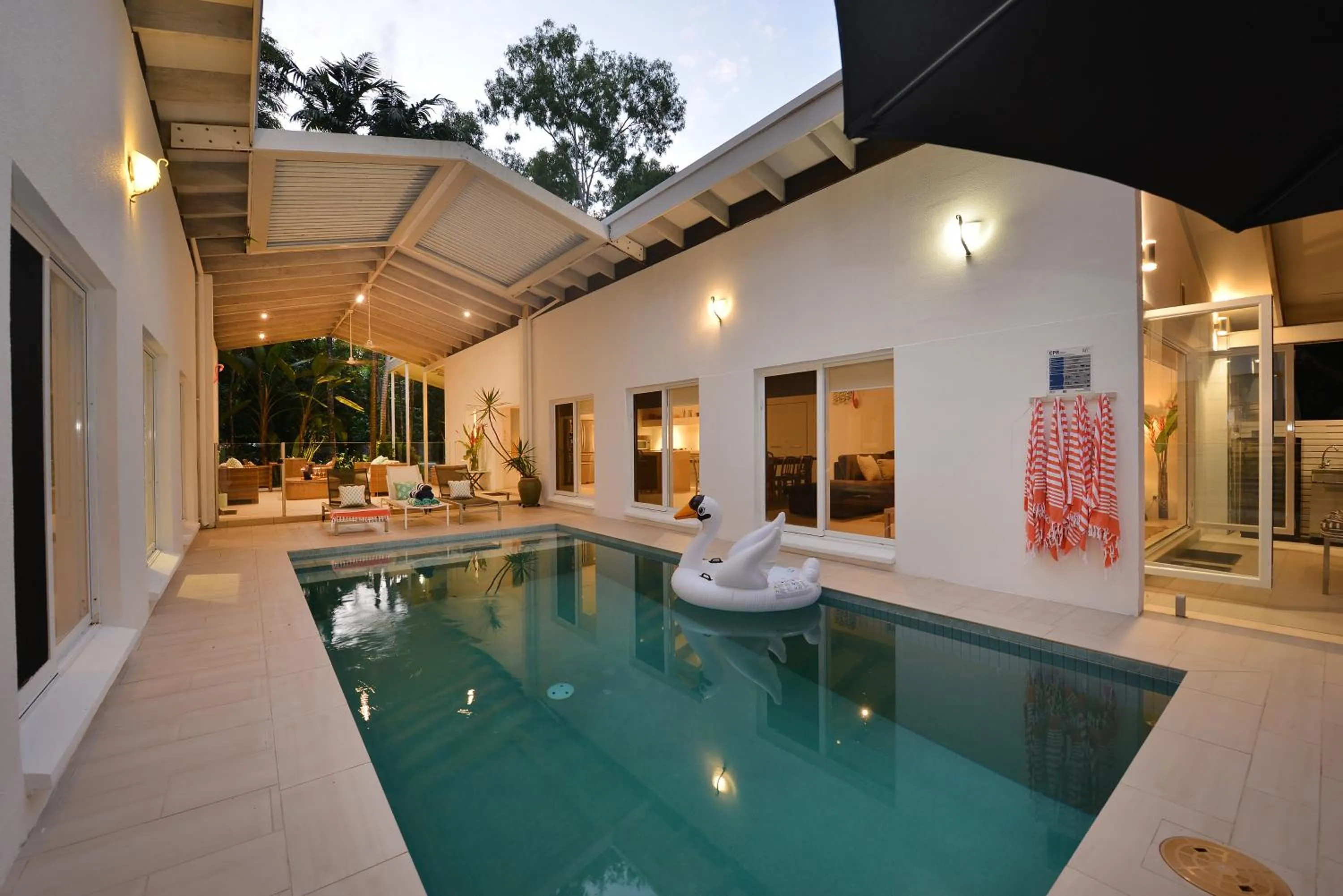 Pavilions in the Palms Heated Pool Short Path To Beach Five Bedrooms Sleeps 14
