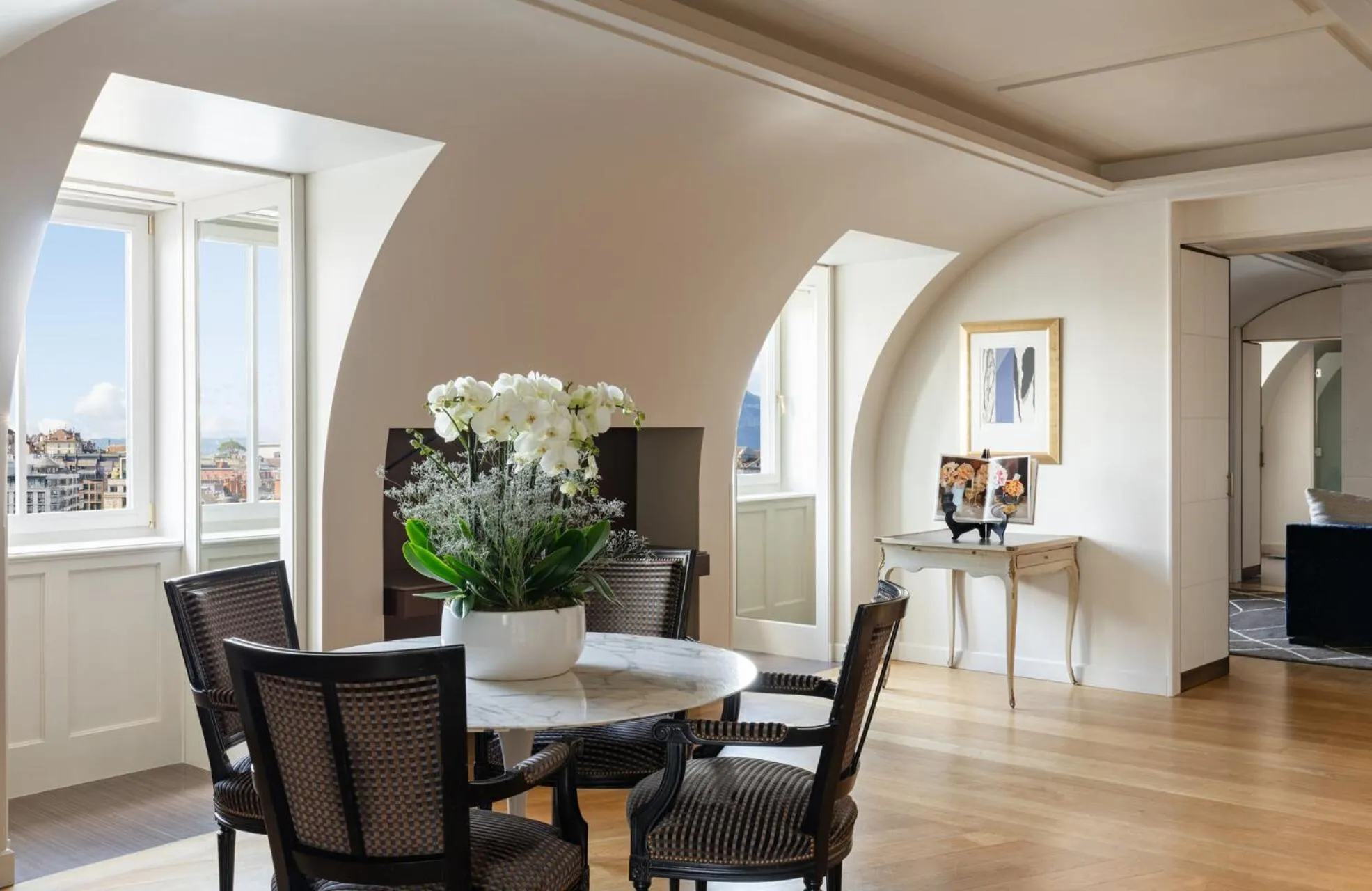 Living room in Four Seasons Hotel des Bergues Geneva