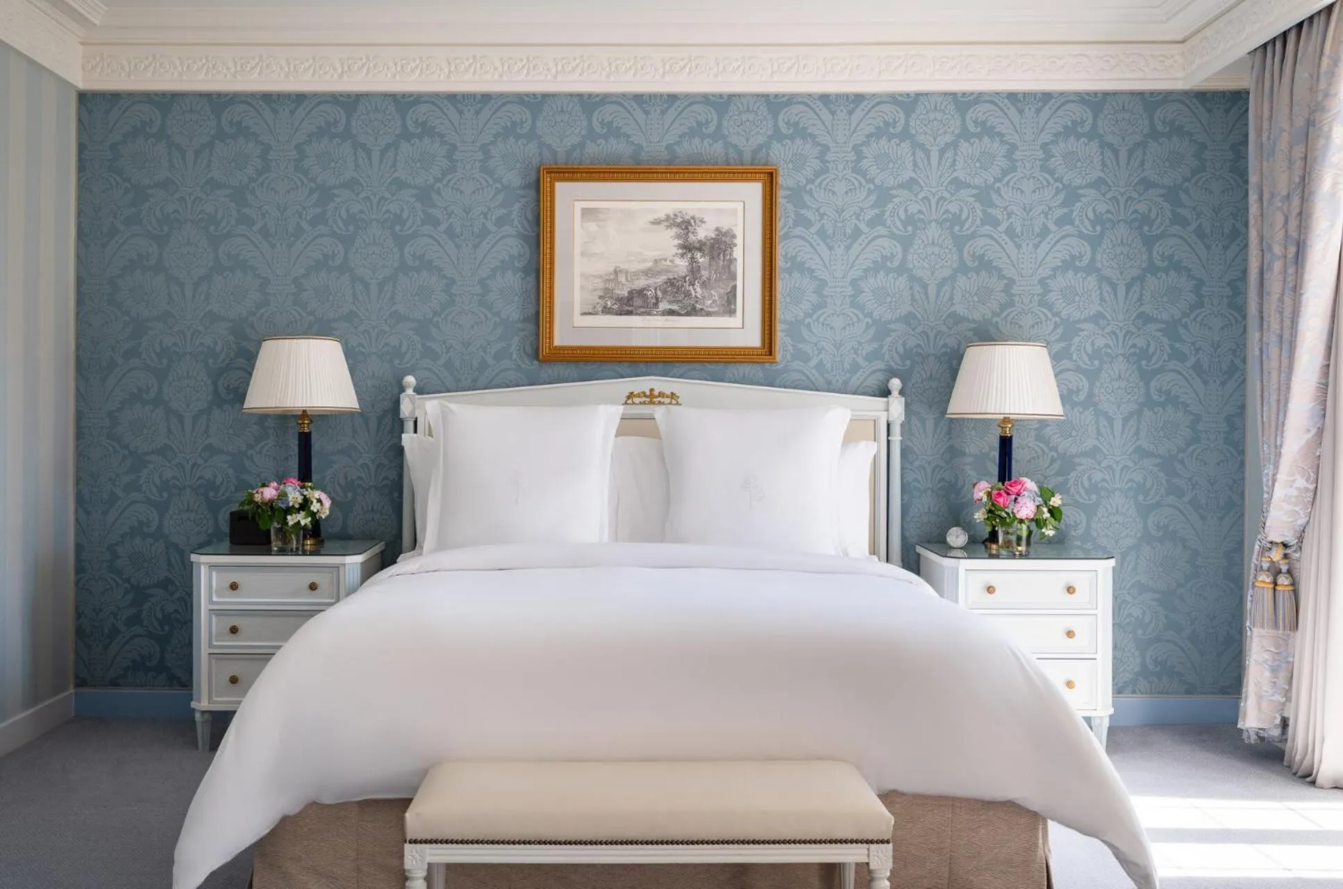 Bed in Four Seasons Hotel des Bergues Geneva