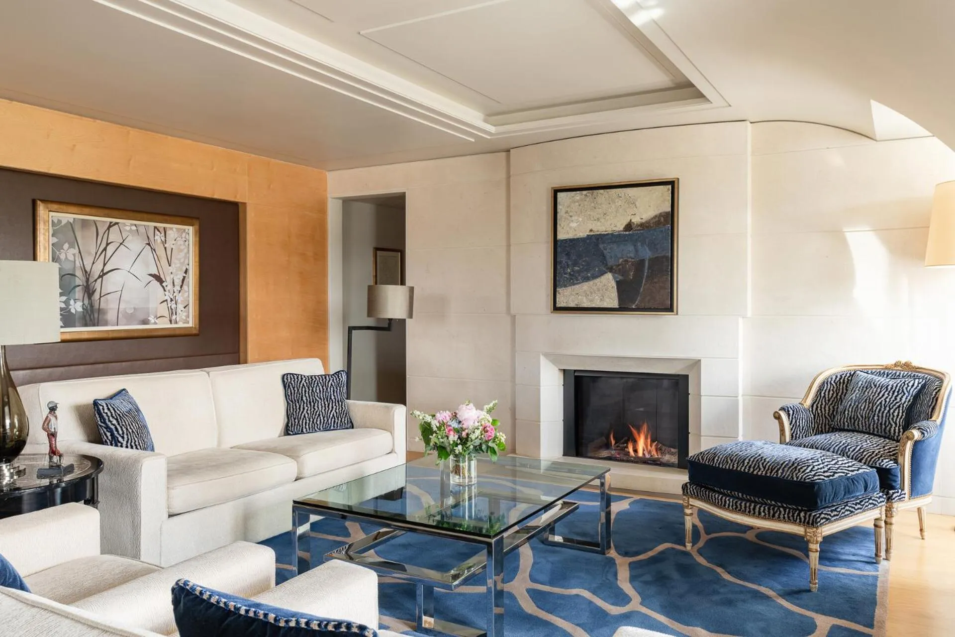 Living room in Four Seasons Hotel des Bergues Geneva
