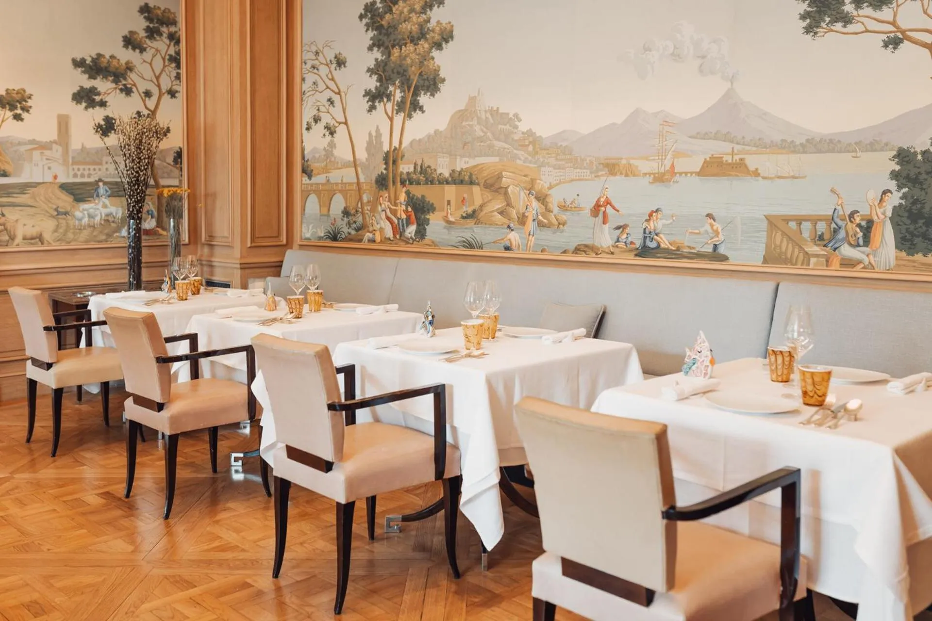 Restaurant/places to eat in Four Seasons Hotel des Bergues Geneva